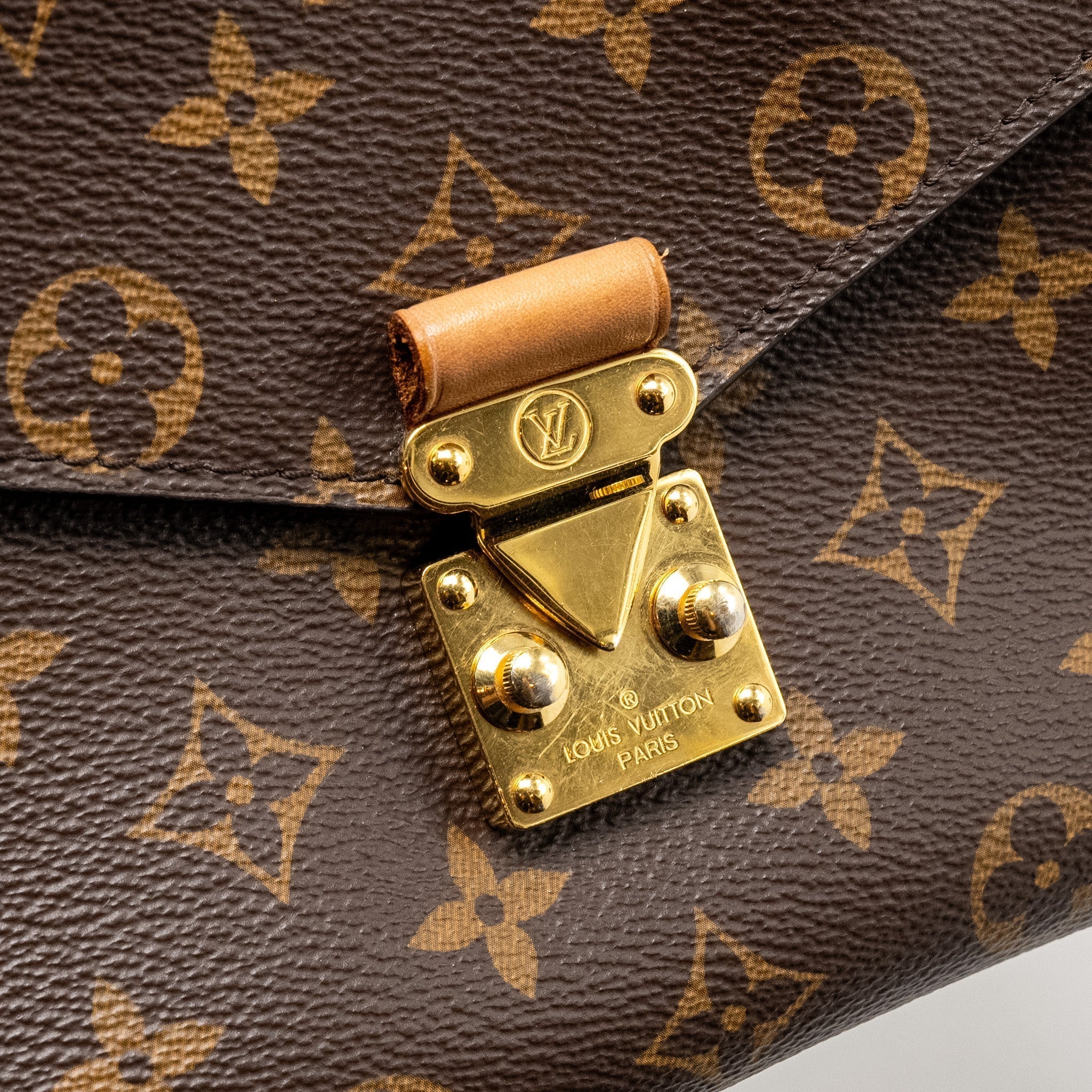 louis-vuitton-pochette-metis-monogram-canvas-ghw-29