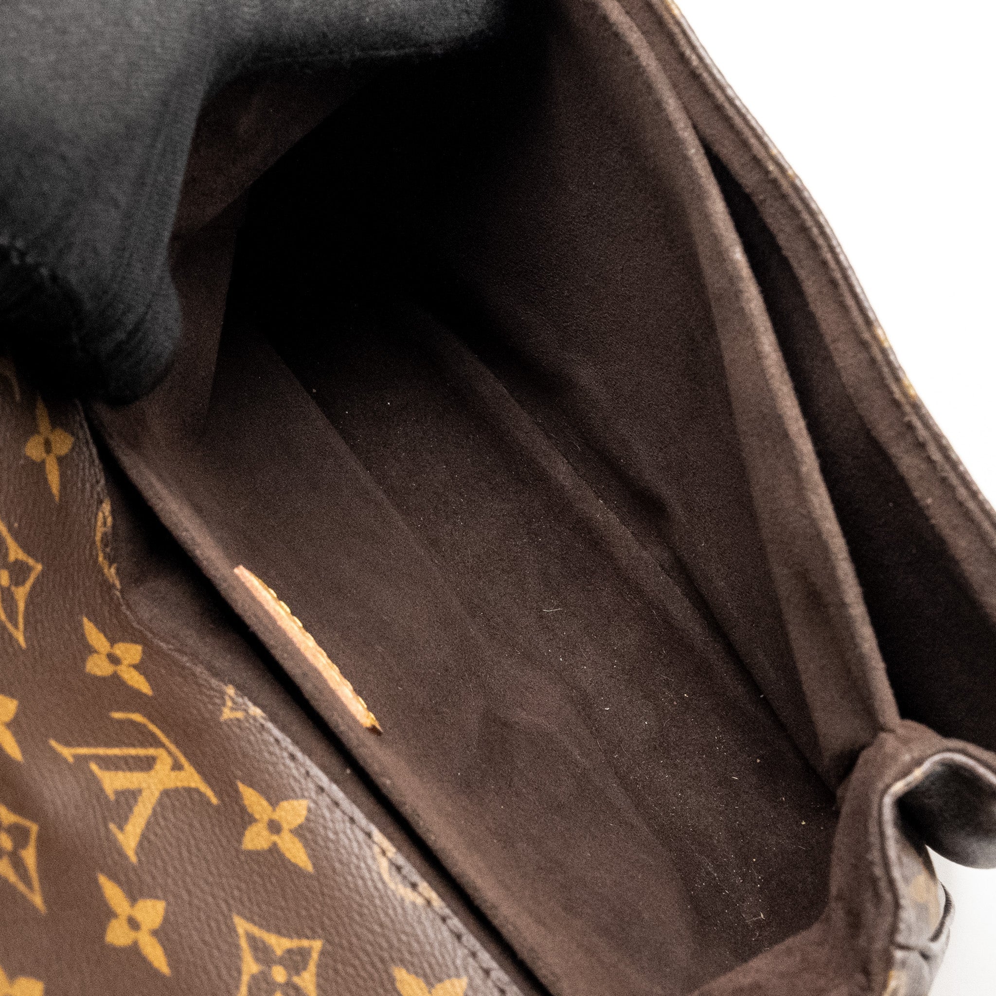 louis-vuitton-pochette-metis-monogram-canvas-ghw-29