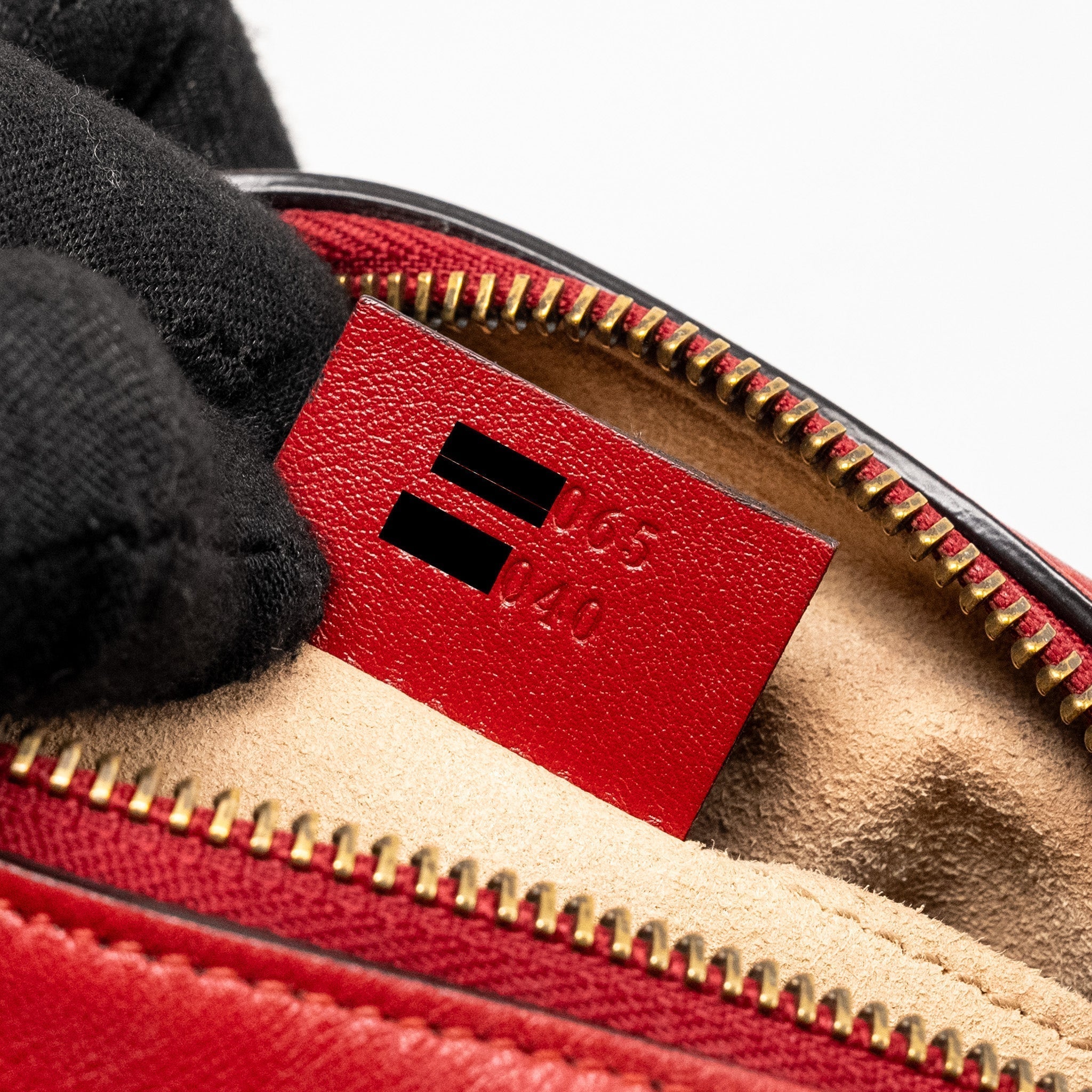 gucci-gg-marmont-matelasse-camera-bag-red-leather-red-ghw