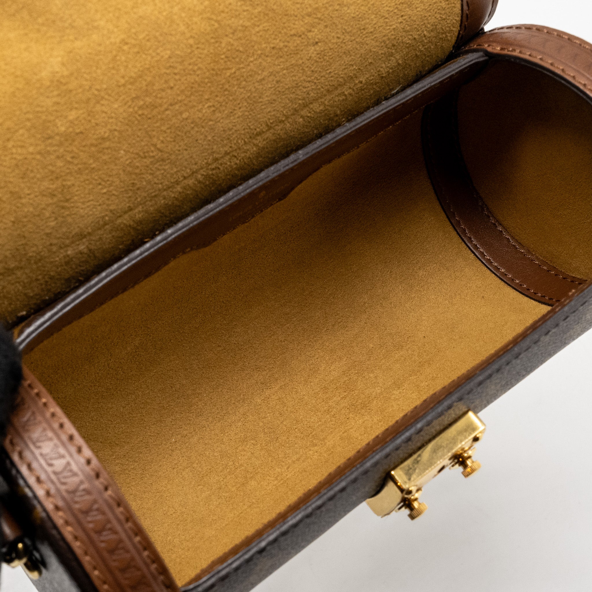 louis-vuitton-papillon-trunk-monogram-canvas-ghw-5