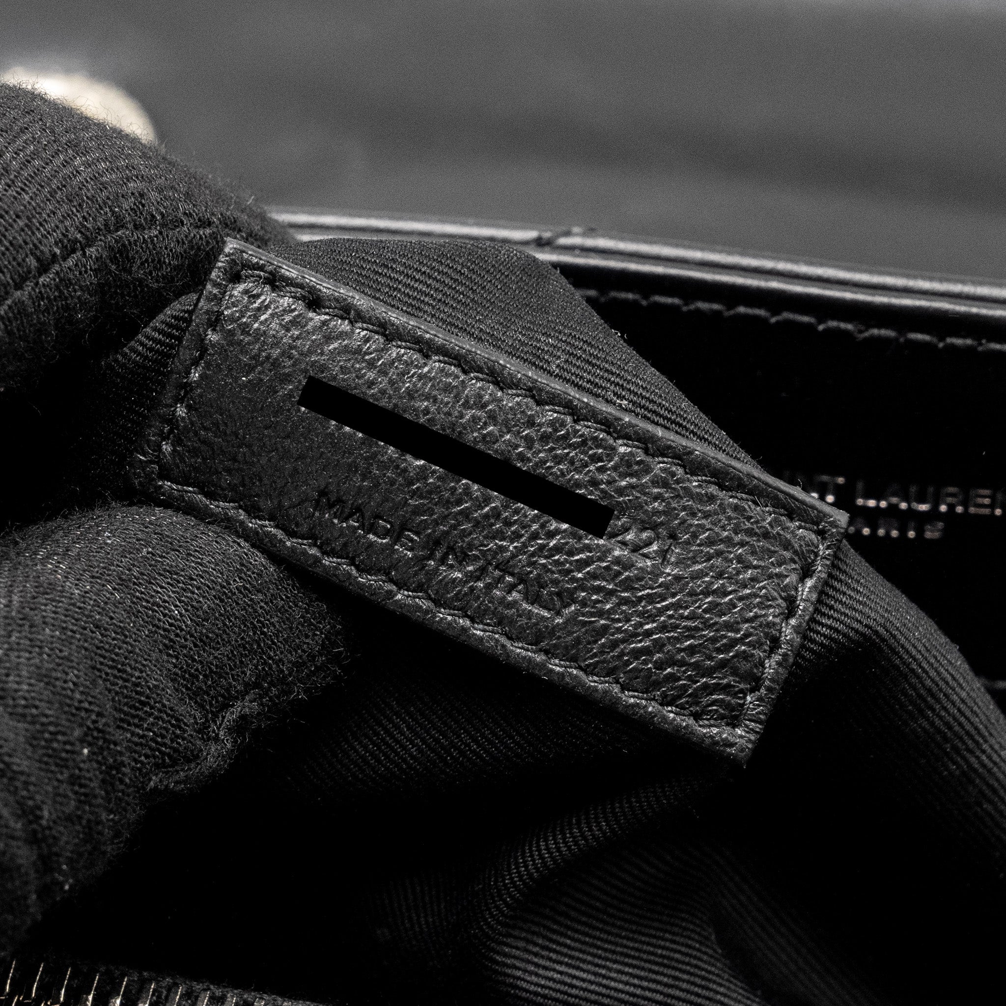 saint-laurent-medium-loulou-shoulder-bag-calfskin-black-shw