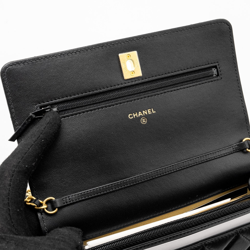 chanel-pearl-crush-wallet-on-chain-lambskin-black-ghw-microchip-14
