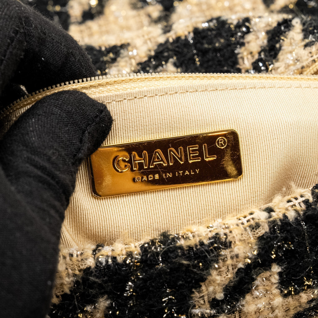chanel-19-bag-tweed-beige-black-multicolour-hardware