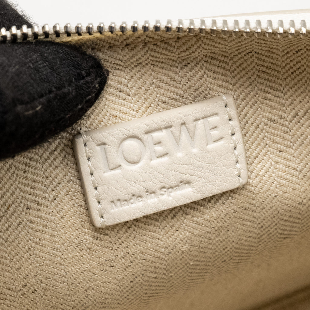 loewe-mini-hammock-hobo-classic-calfskin-white-shw