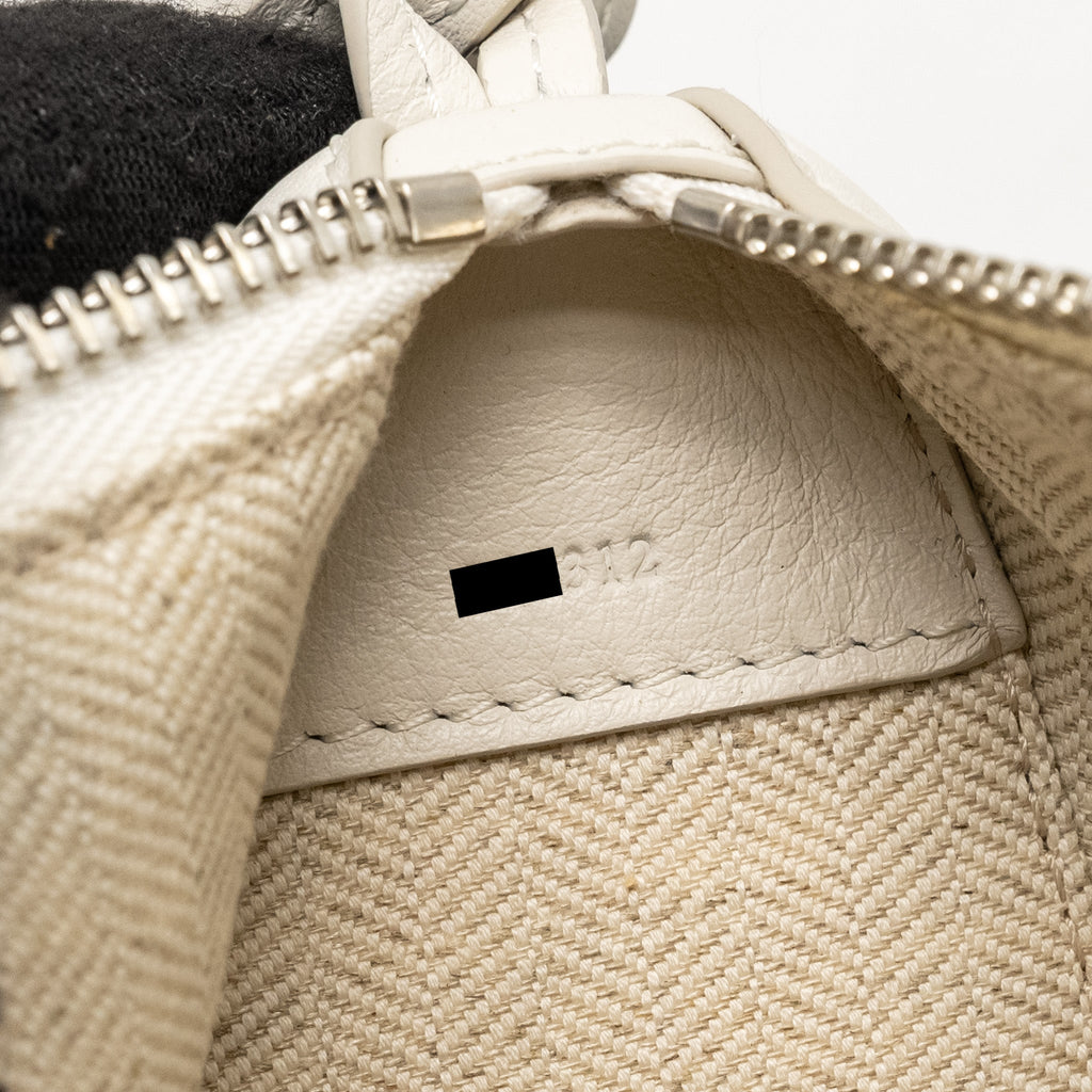 loewe-mini-hammock-hobo-classic-calfskin-white-shw