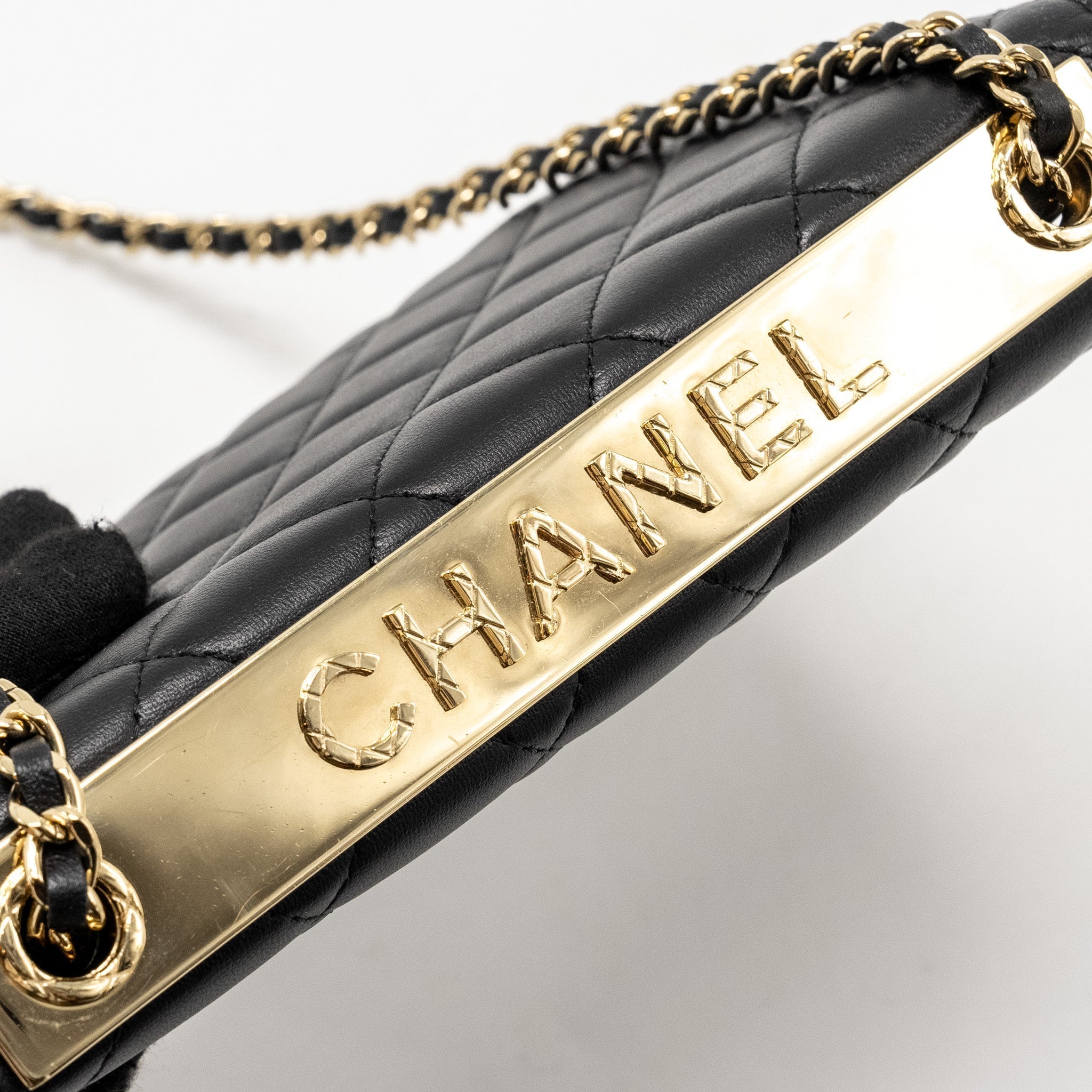 chanel-trendy-cc-wallet-on-chain-lambskin-black-lghw-microchip