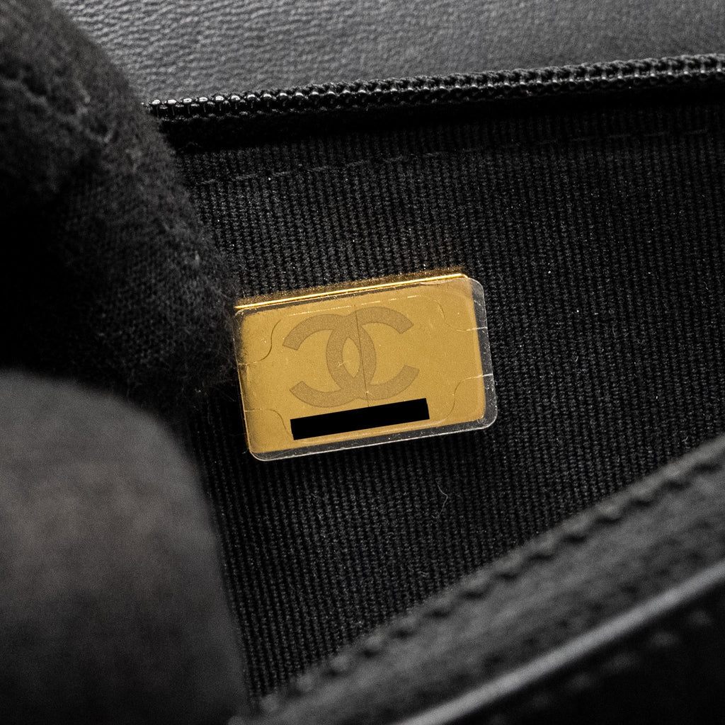 chanel-trendy-cc-wallet-on-chain-lambskin-black-lghw-microchip