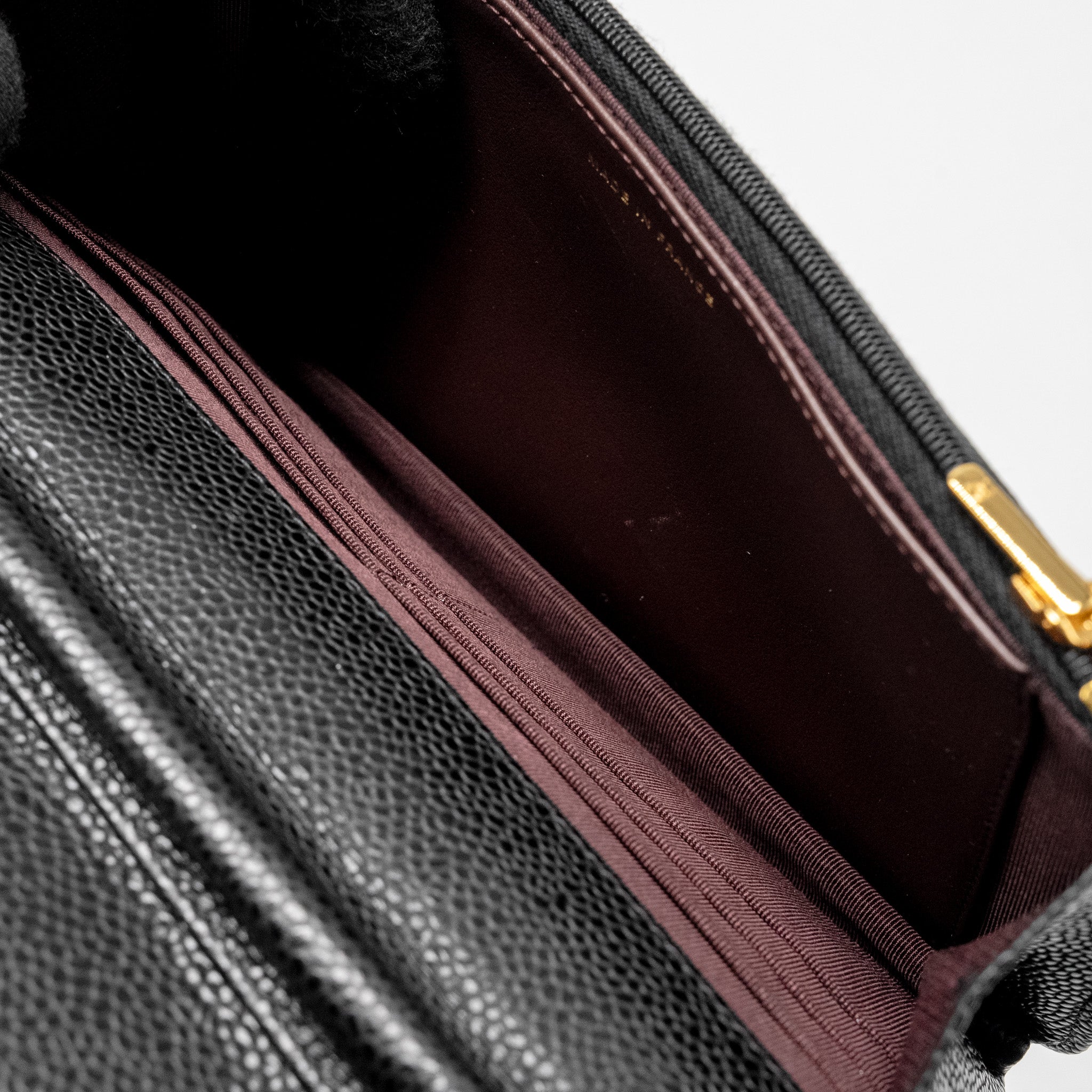 chanel-classic-wallet-on-chain-caviar-black-ghw-17