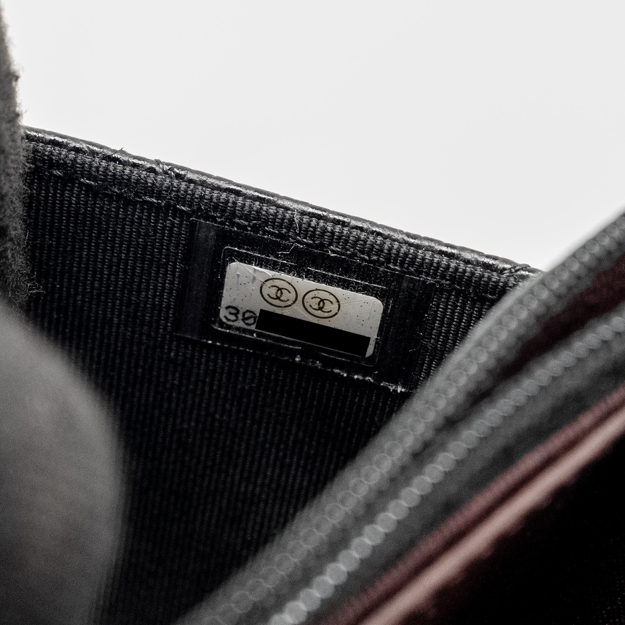 chanel-classic-wallet-on-chain-caviar-black-ghw-17