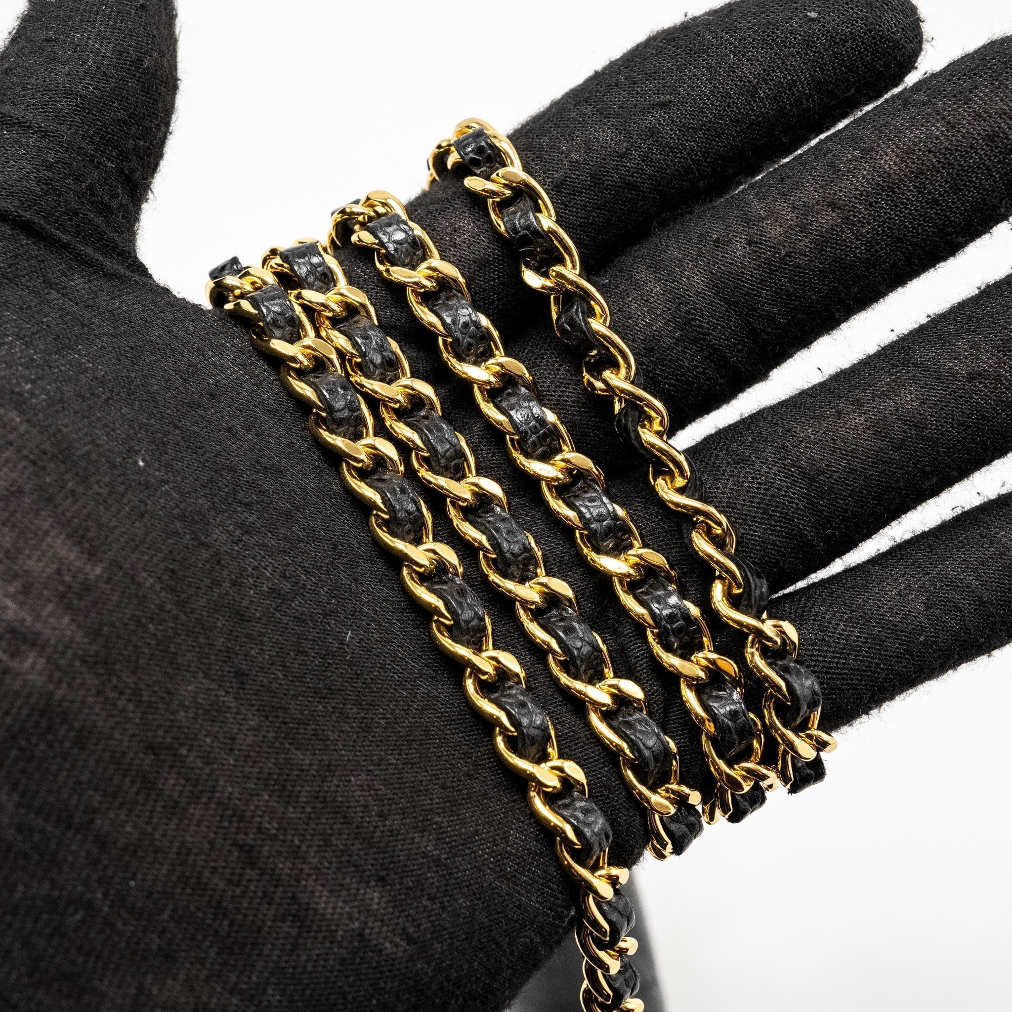 chanel-classic-wallet-on-chain-caviar-black-ghw-17