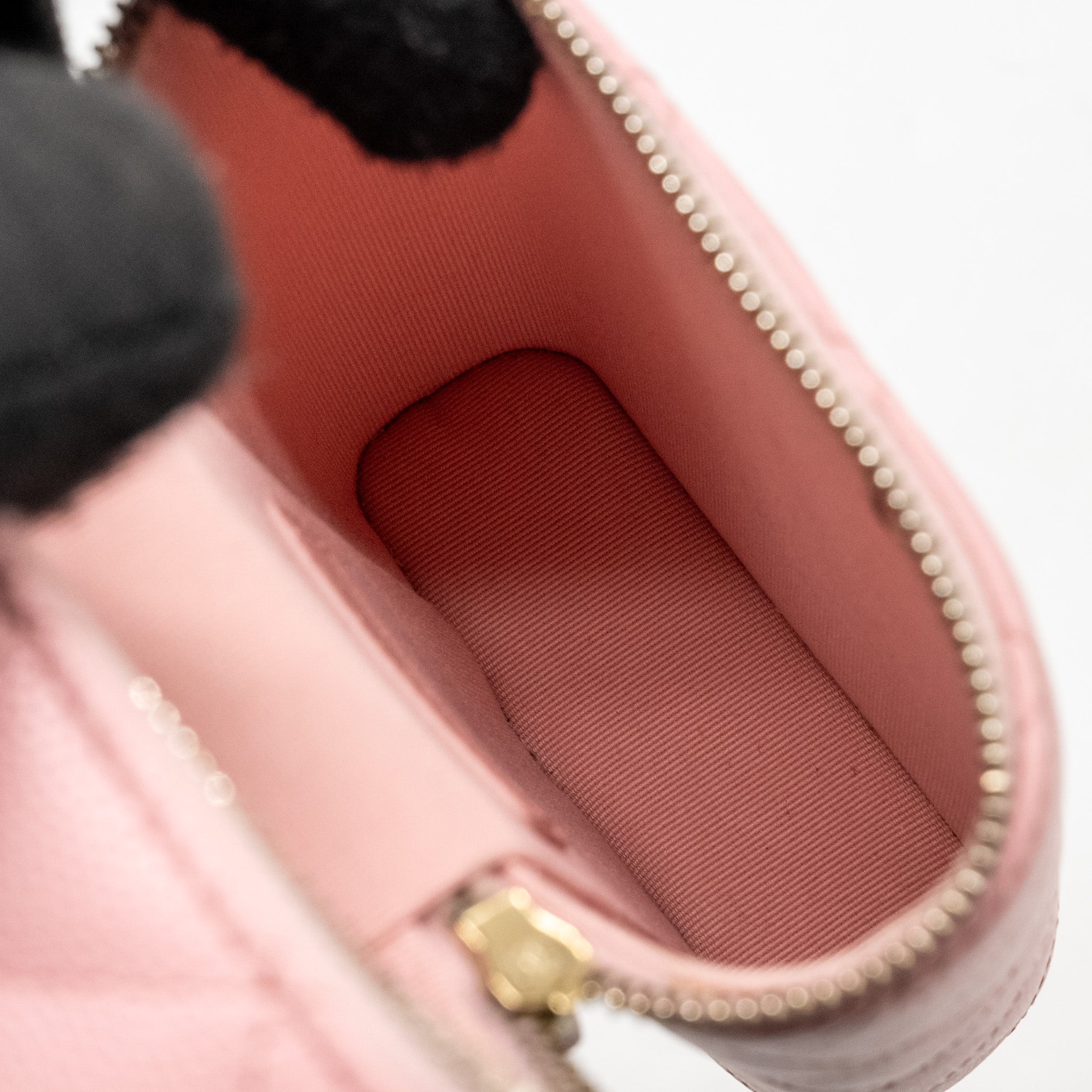 chanel-vanity-phone-holder-with-chain-caviar-pink-lghw