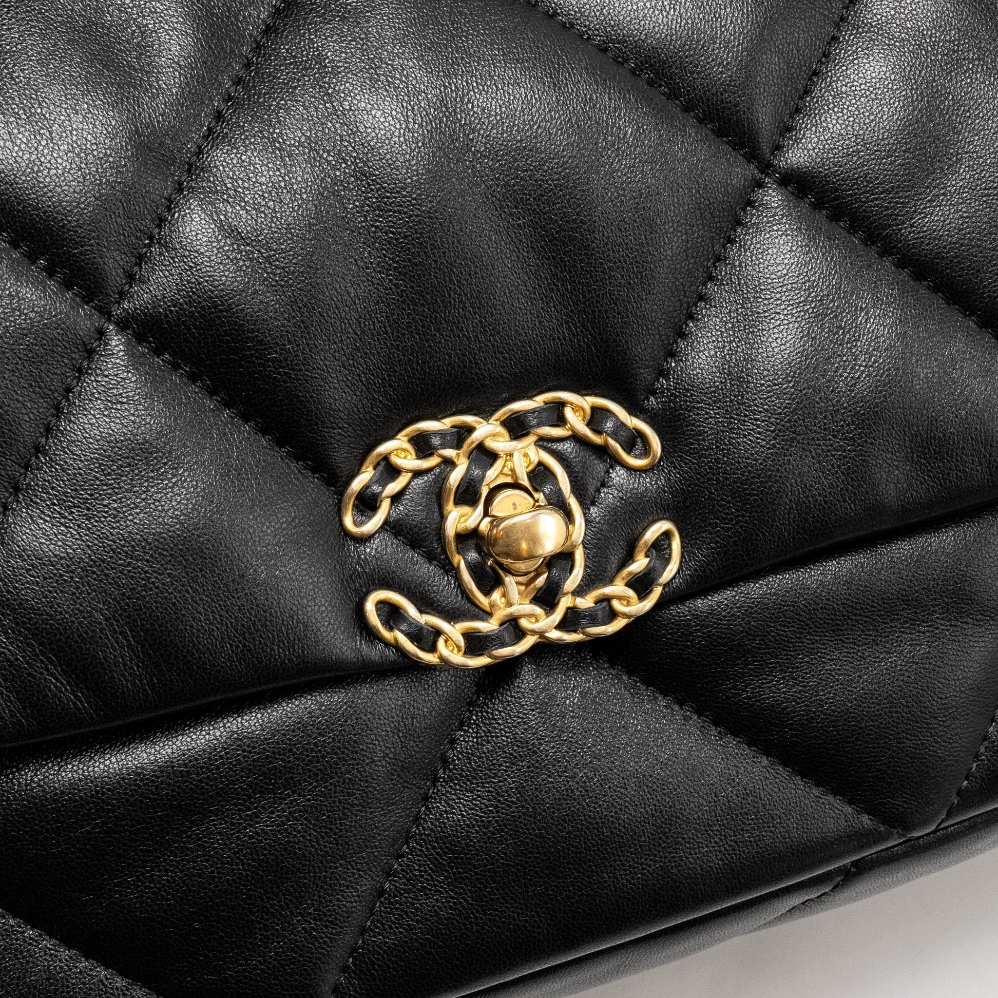 chanel-small-19-bag-lambskin-black-multicolour-hardware-3
