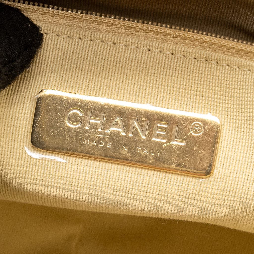 chanel-large-19-bag-lambskin-light-beige-multicolour-hardware-microchip-copy