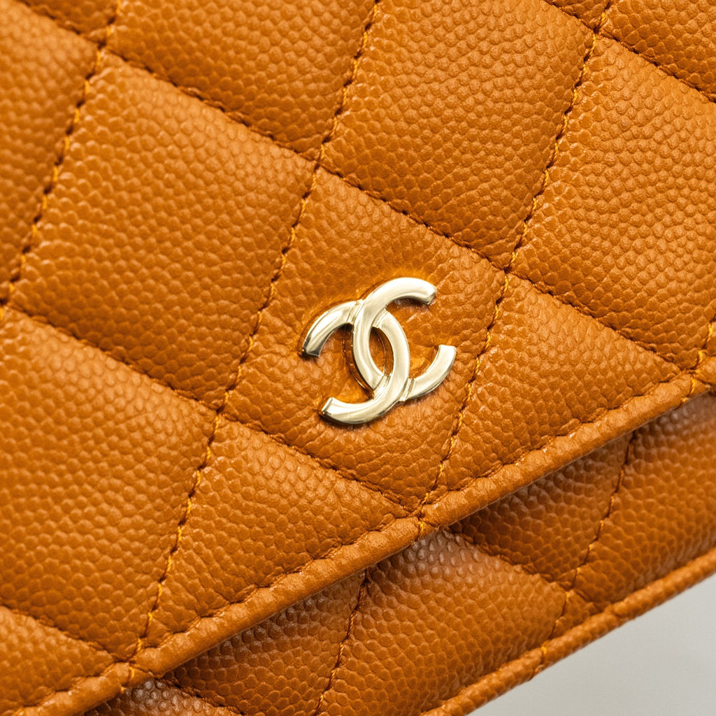 chanel-classic-wallet-on-chain-caviar-caramel-lghw-microchip
