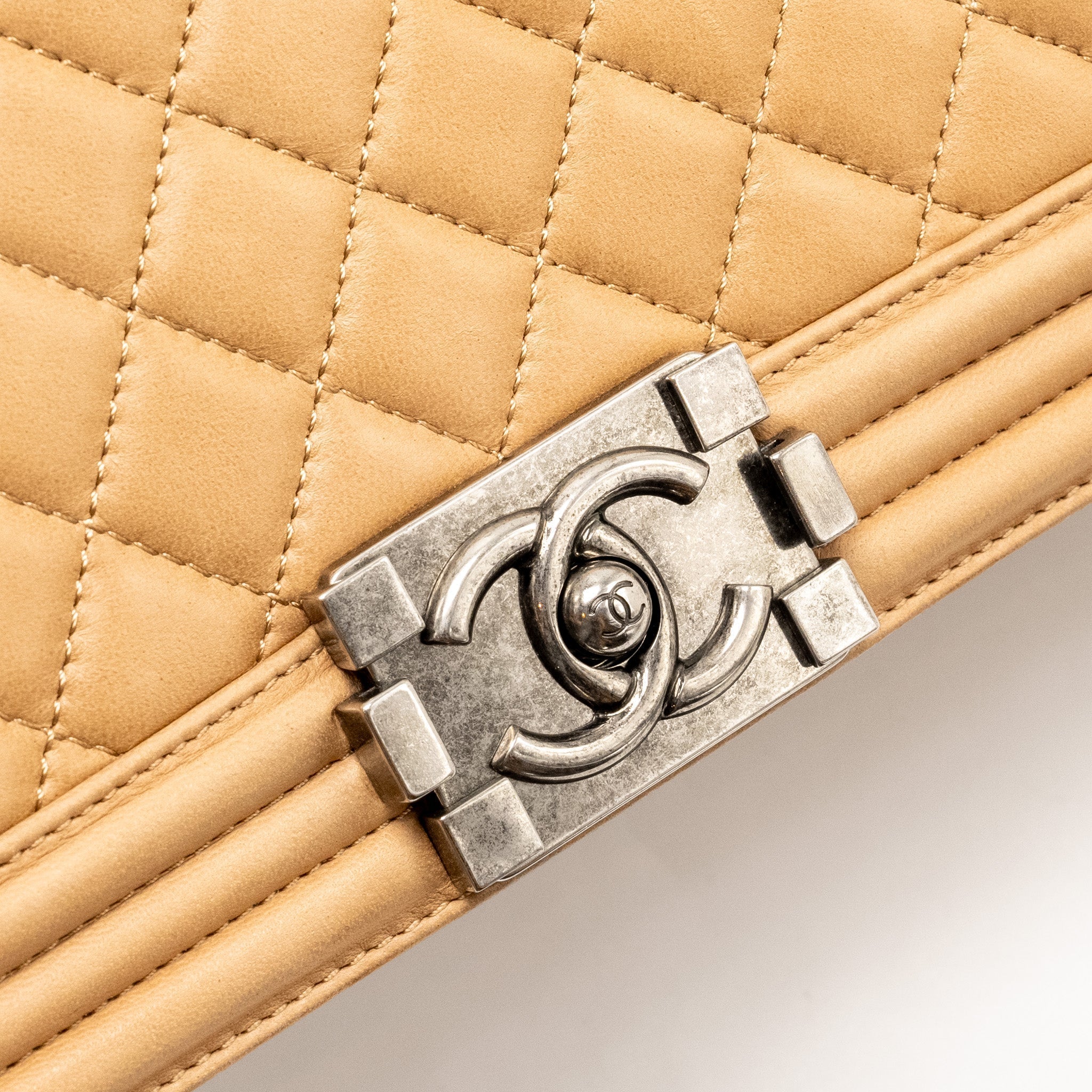 chanel-large-boy-bag-lambskin-beige-ruthenium-hardware