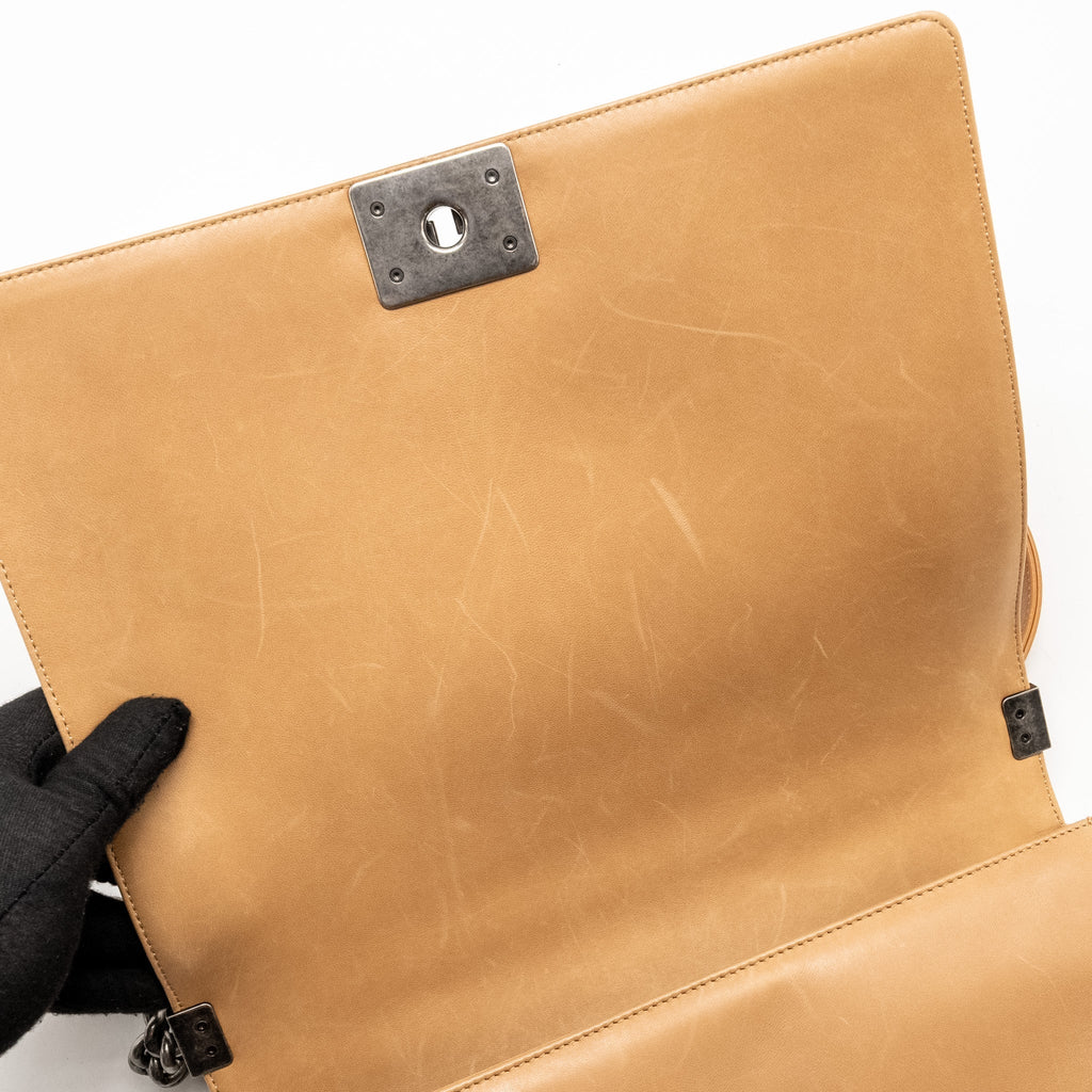 chanel-large-boy-bag-lambskin-beige-ruthenium-hardware