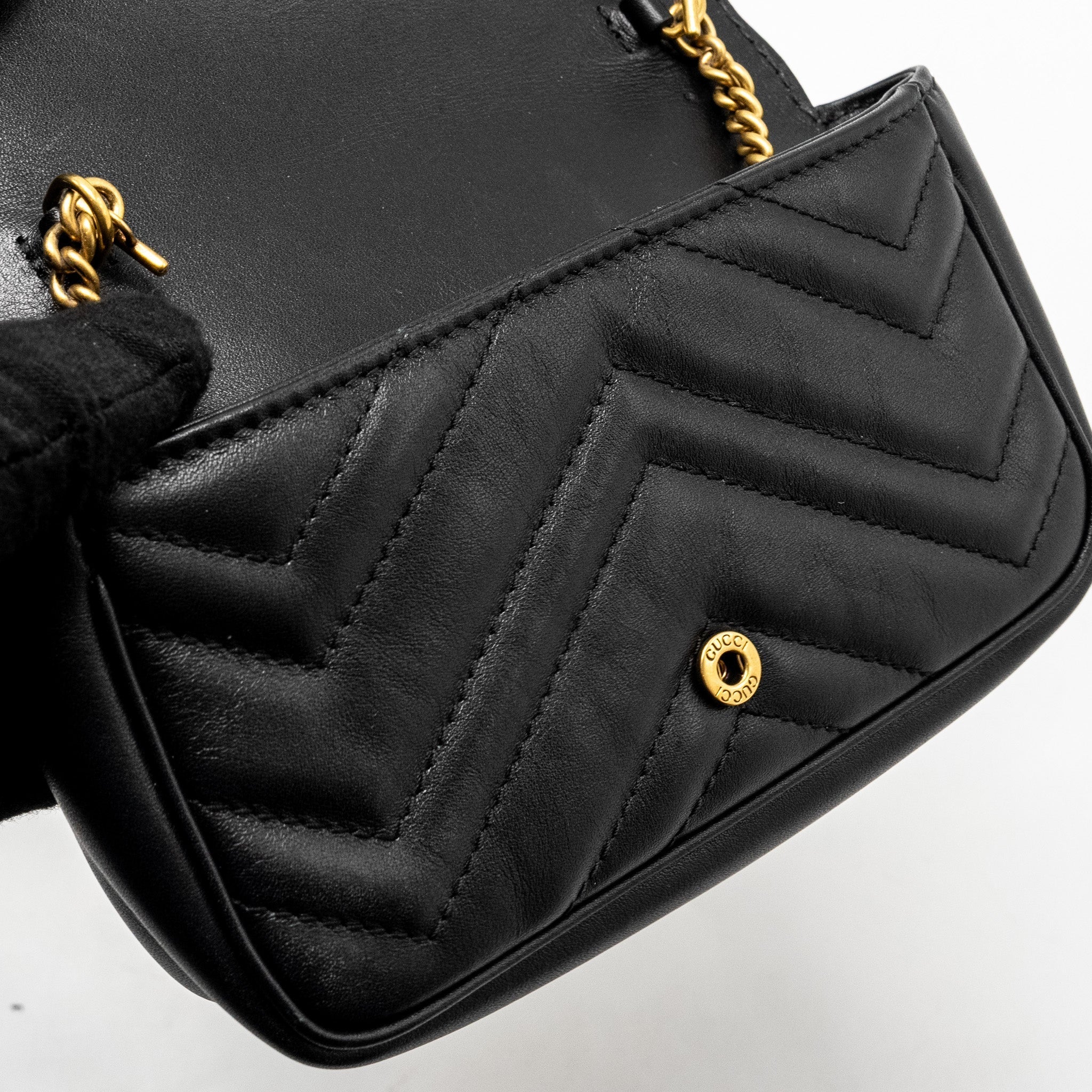 gucci-super-mini-marmont-calfskin-black-ghw