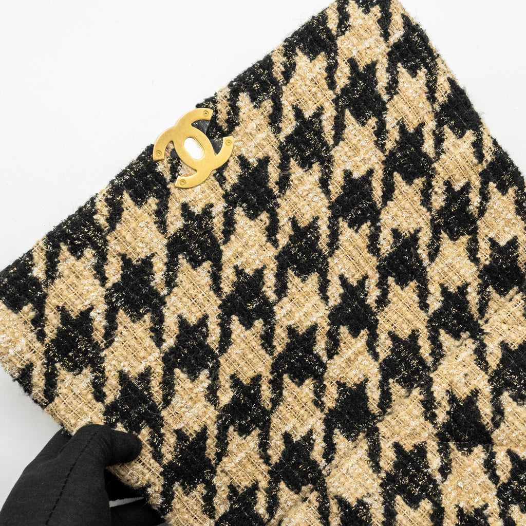 chanel-maxi-19-bag-tweed-beige-black-multicolour-hardware-copy