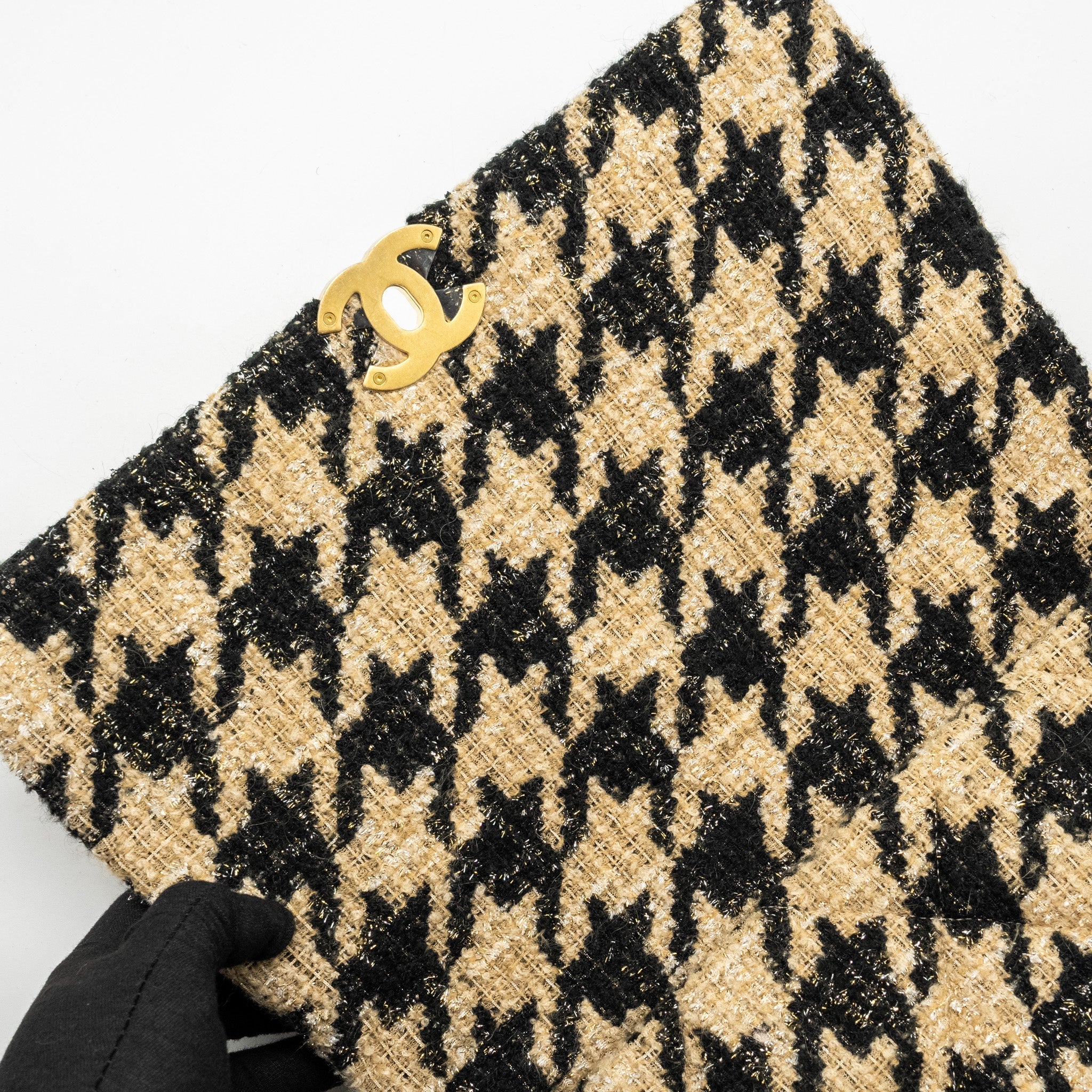 chanel-maxi-19-bag-tweed-beige-black-multicolour-hardware-copy