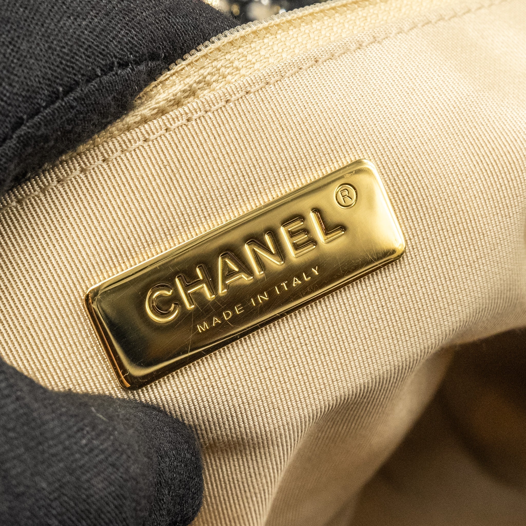 chanel-maxi-19-bag-tweed-beige-black-multicolour-hardware-copy