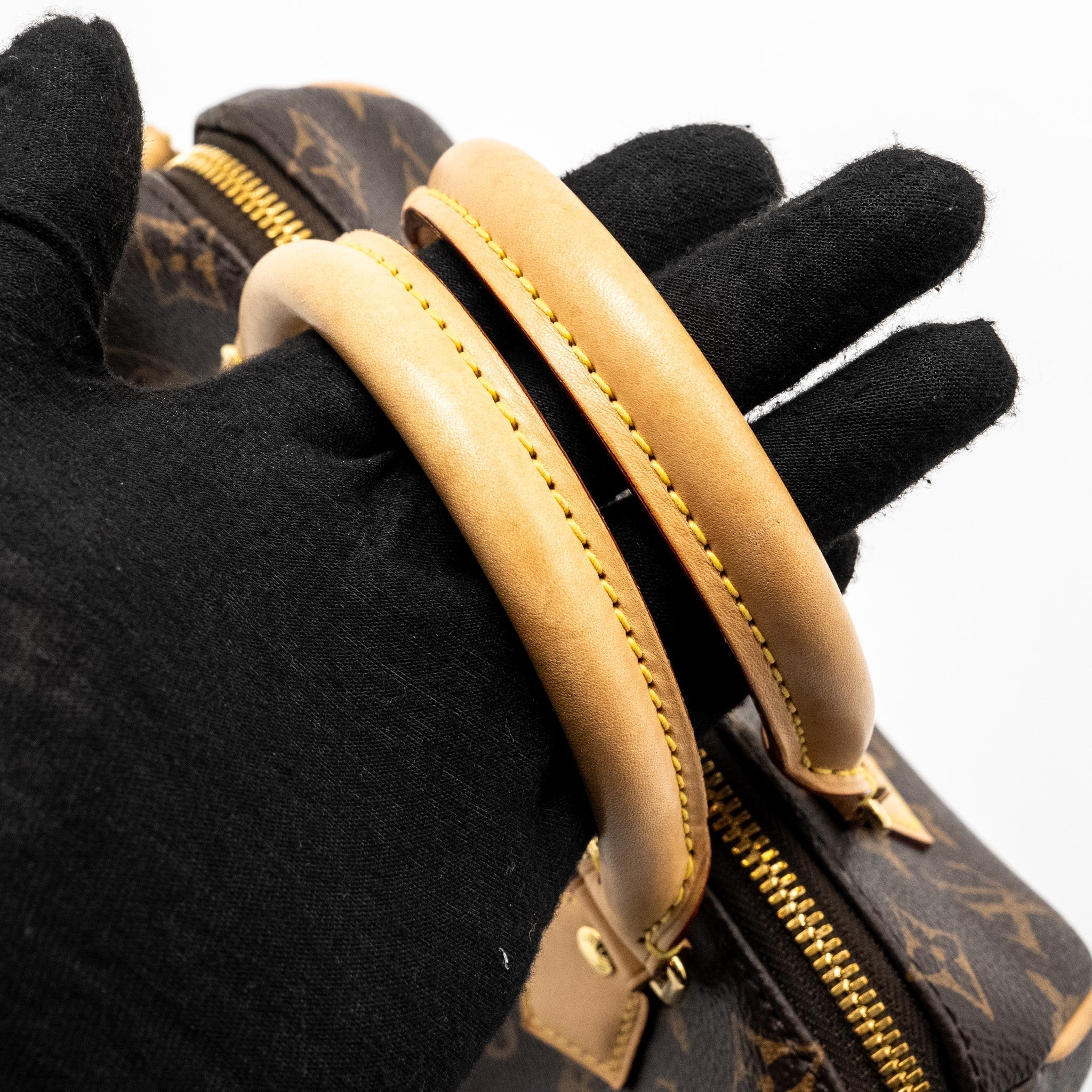 louis-vuitton-speedy-bandouliere-20-monogram-canvas-with-black-strap-ghw-1