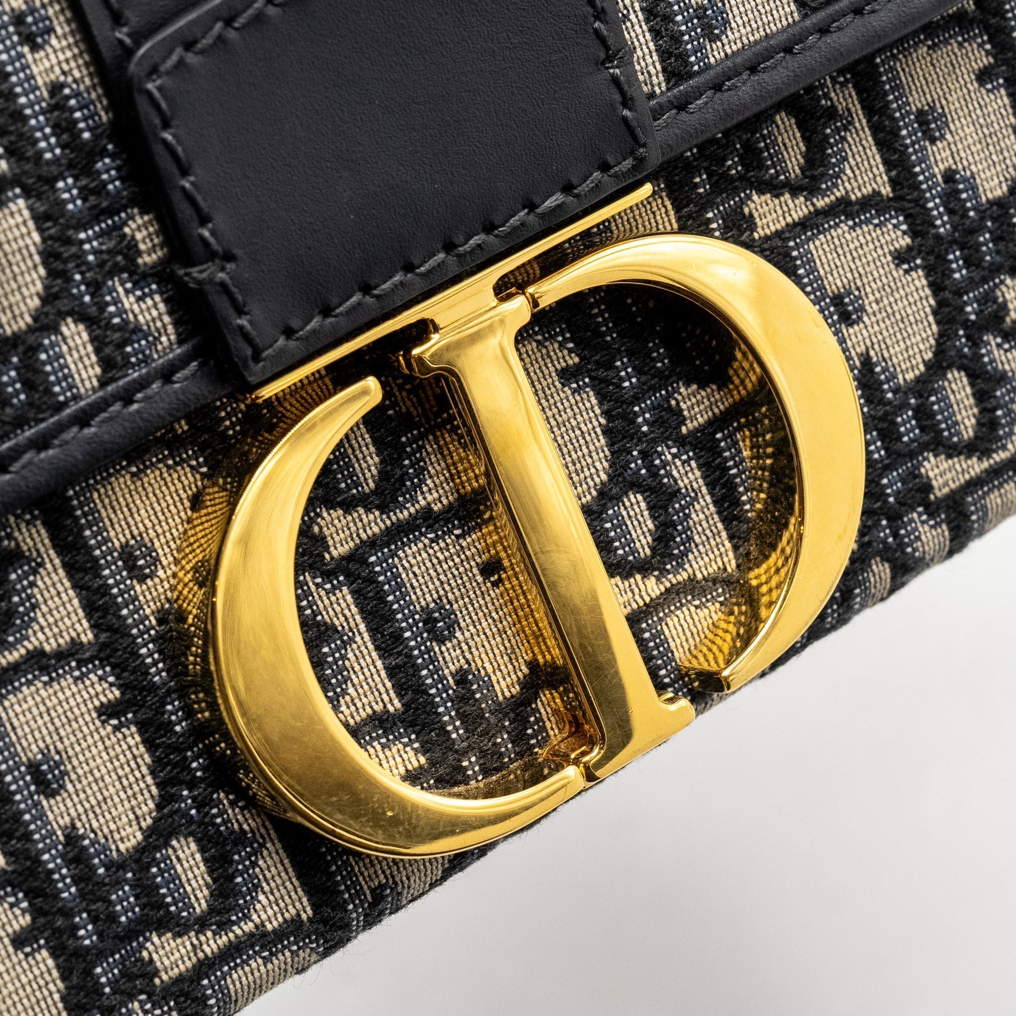 dior-30-montaigne-box-blue-oblique-jacquard-ghw-copy-1