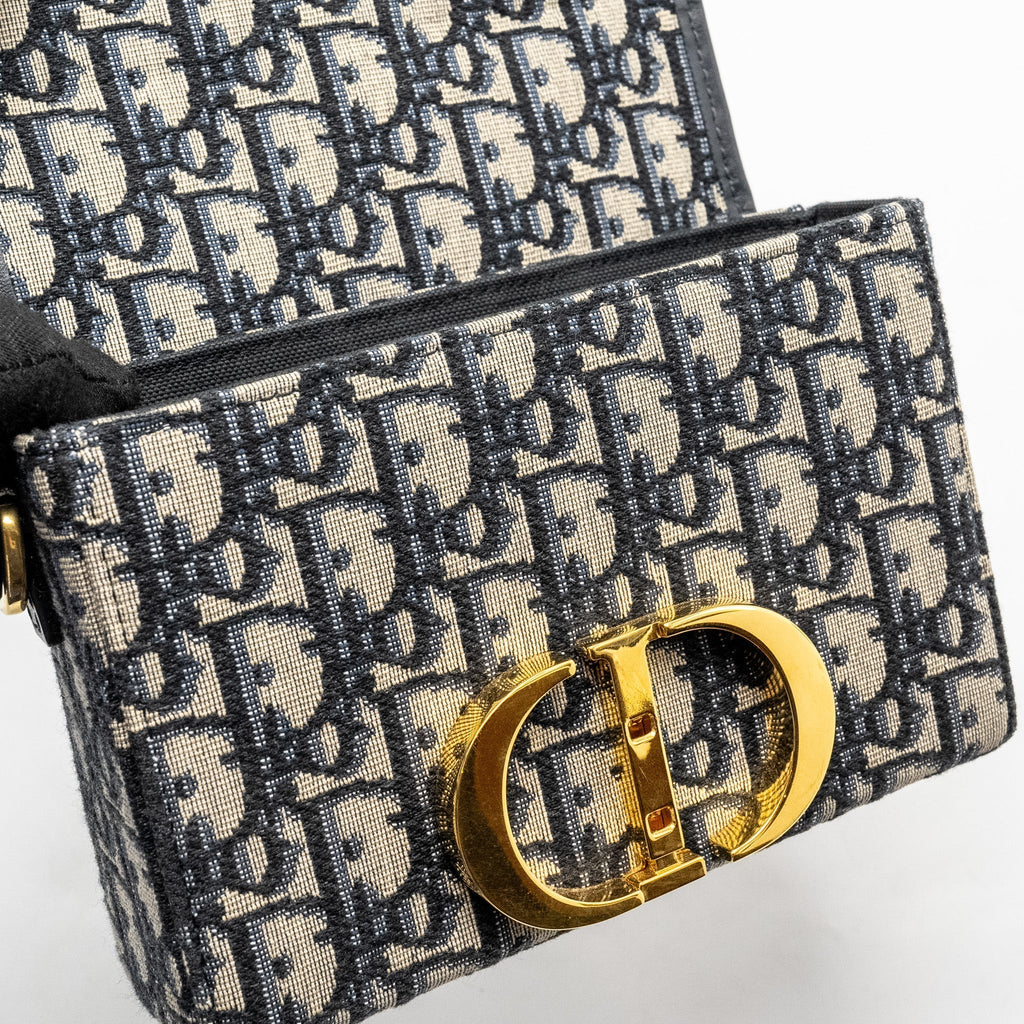 dior-30-montaigne-box-blue-oblique-jacquard-ghw-copy-1