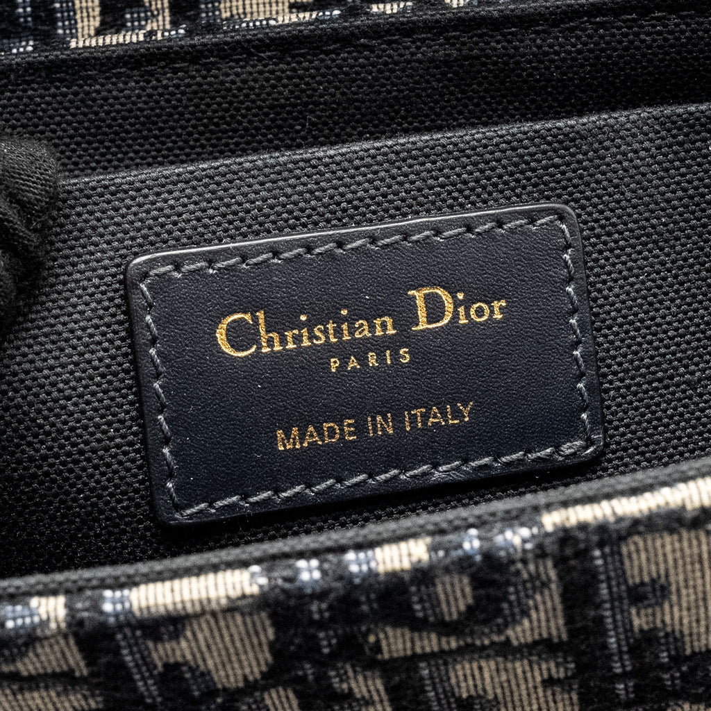 dior-30-montaigne-box-blue-oblique-jacquard-ghw-copy-1