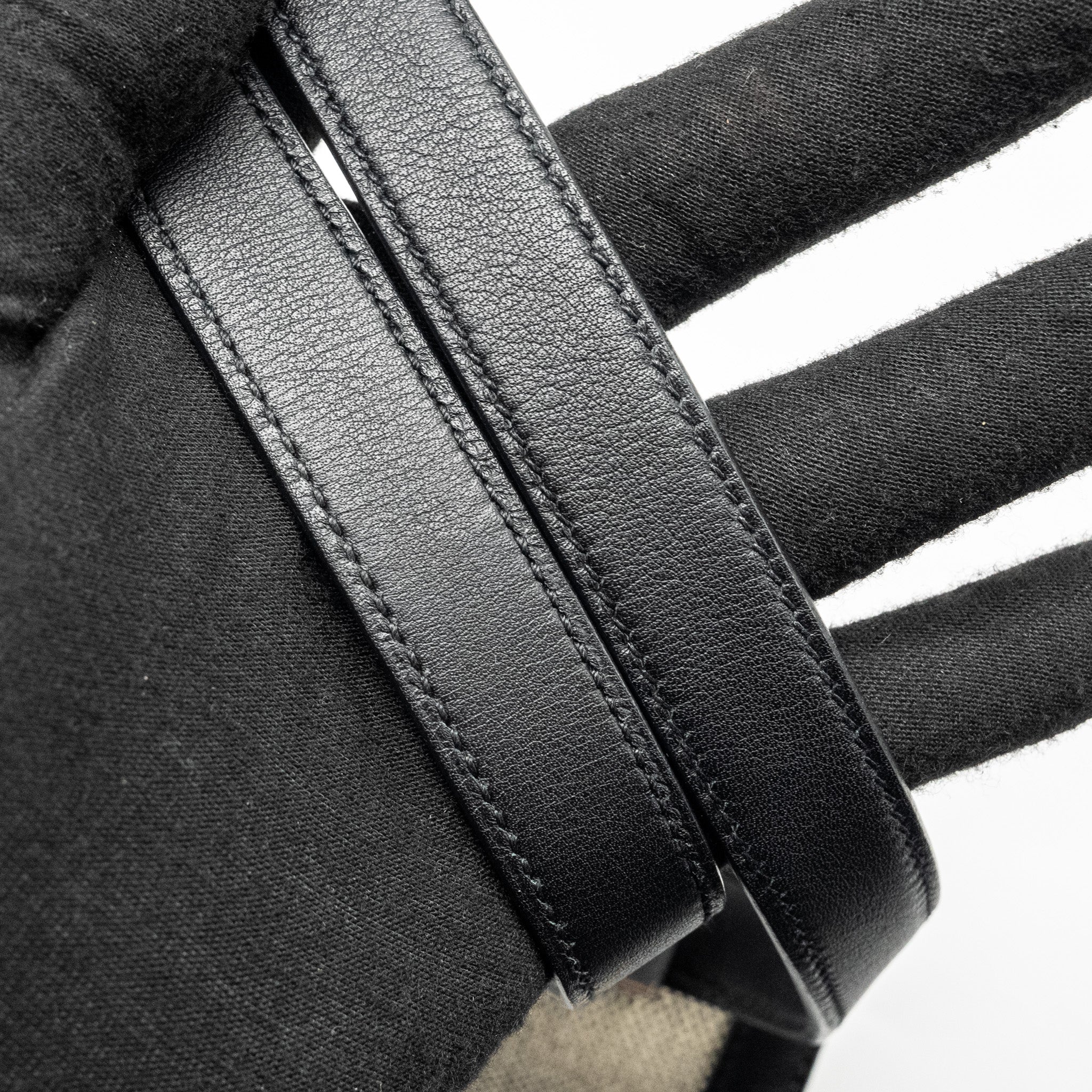 hermes-constance-24-toile-h-berline-plume-swift-black-shw-stamp-y