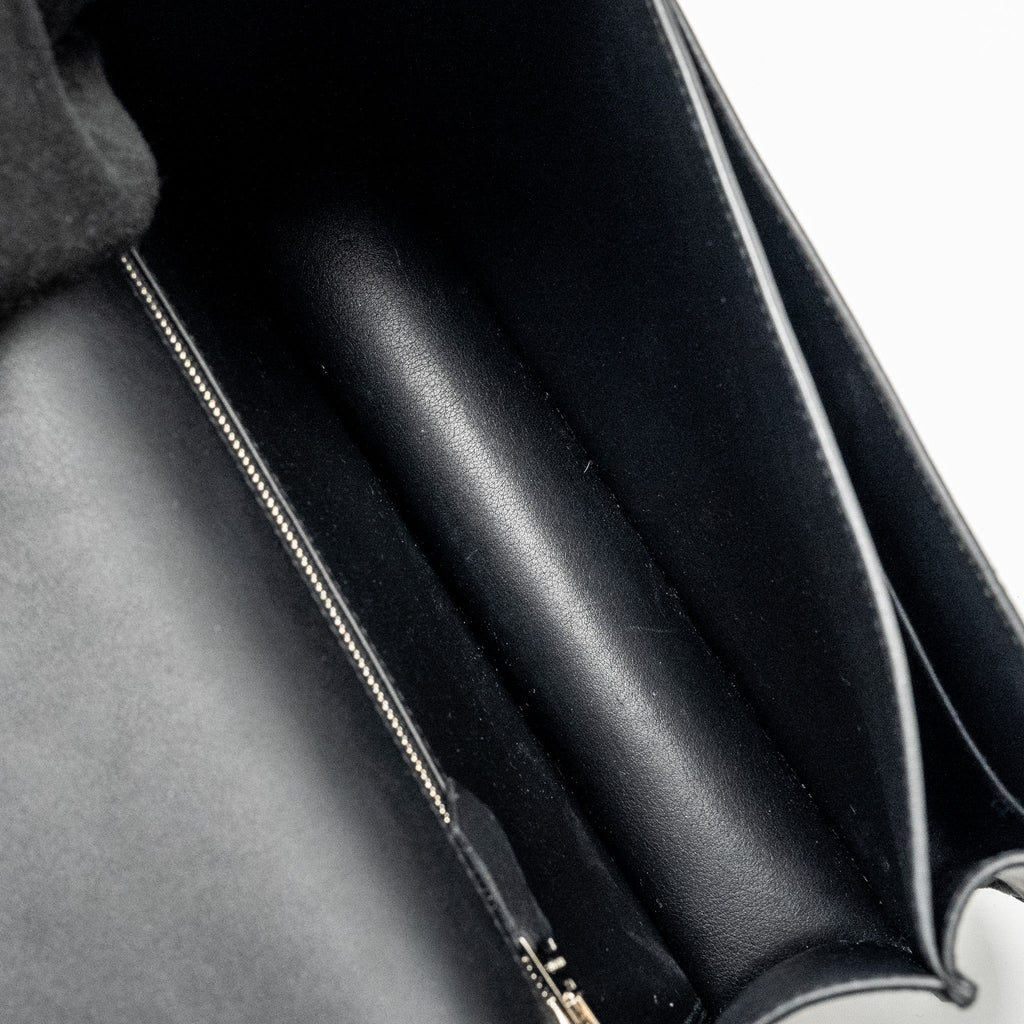 hermes-constance-24-toile-h-berline-plume-swift-black-shw-stamp-y