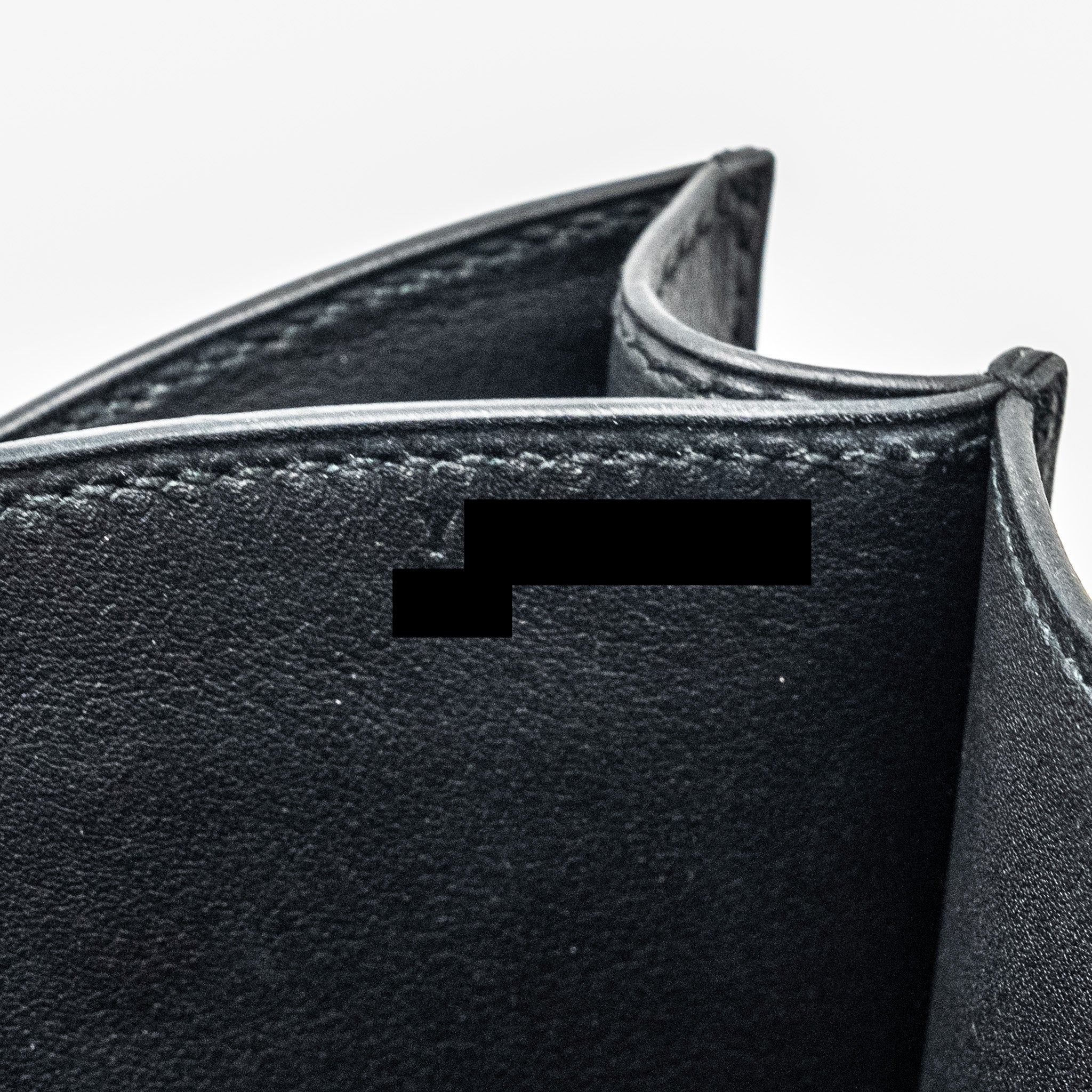 hermes-constance-24-toile-h-berline-plume-swift-black-shw-stamp-y