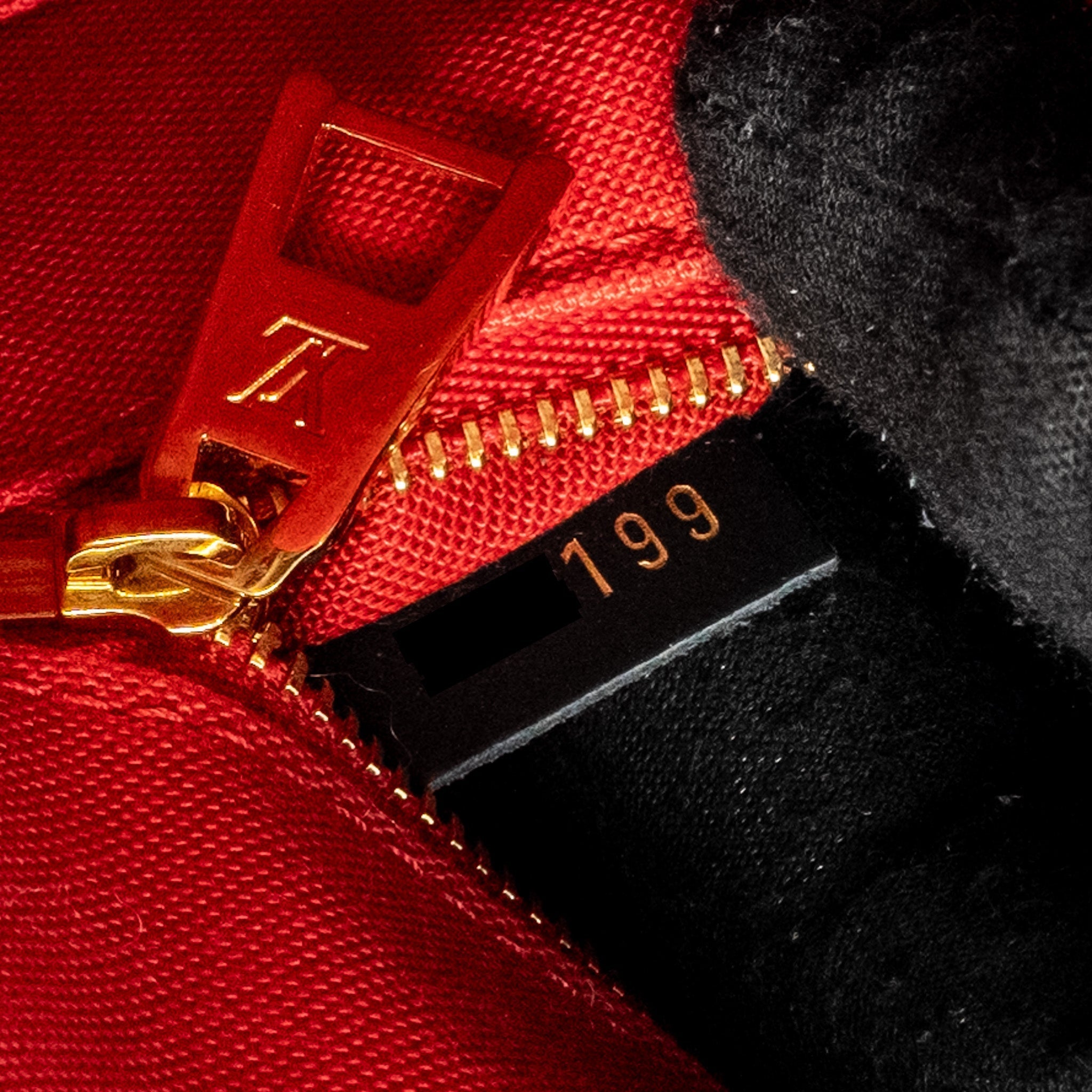 louis-vuitton-onthego-gm-monogram-canvas-ghw-2
