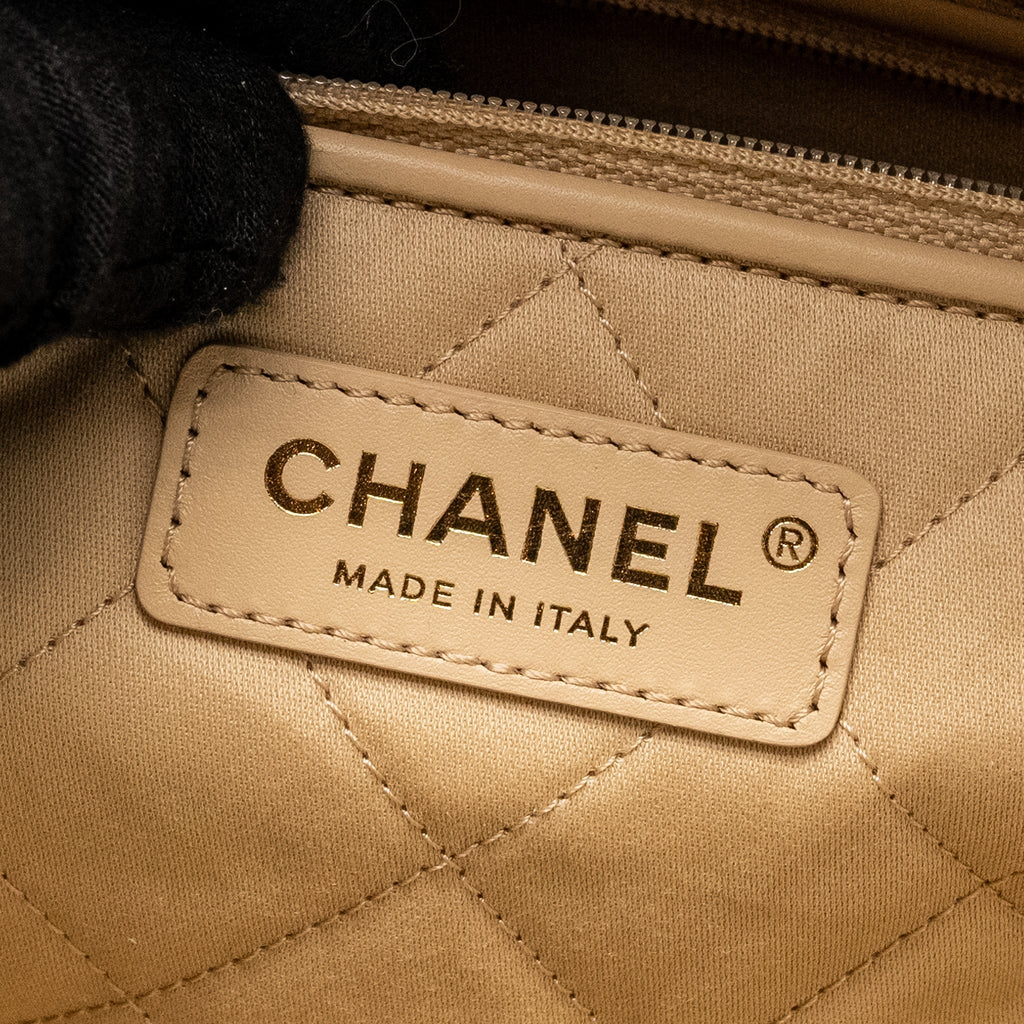 chanel-medium-22-bag-calfskin-white-ghw-microchip-1