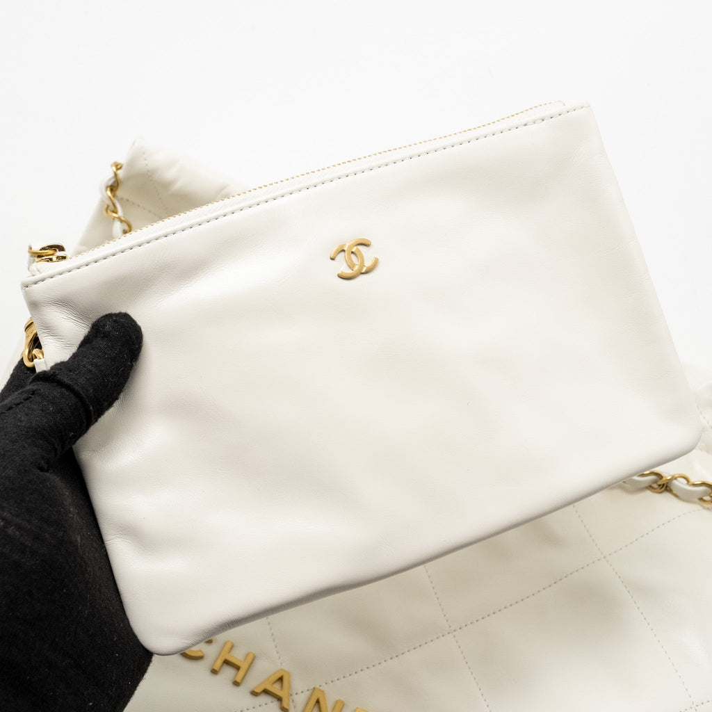 chanel-medium-22-bag-calfskin-white-ghw-microchip-1