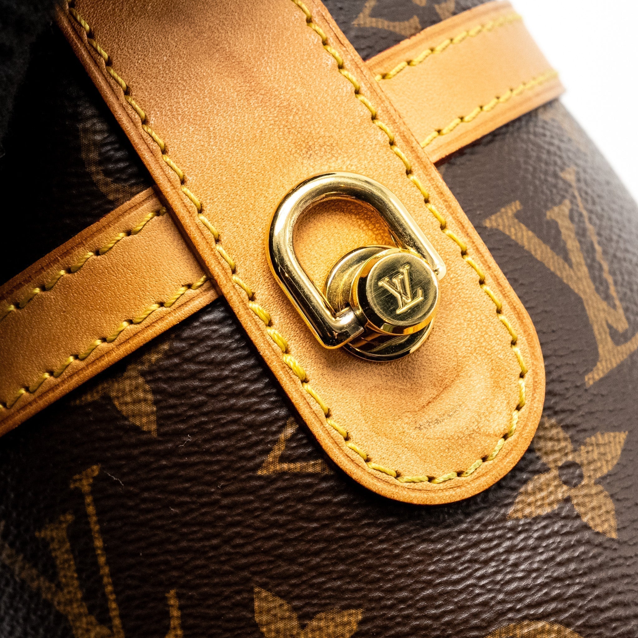 louis-vuitton-duffle-bag-monogram-canvas-2