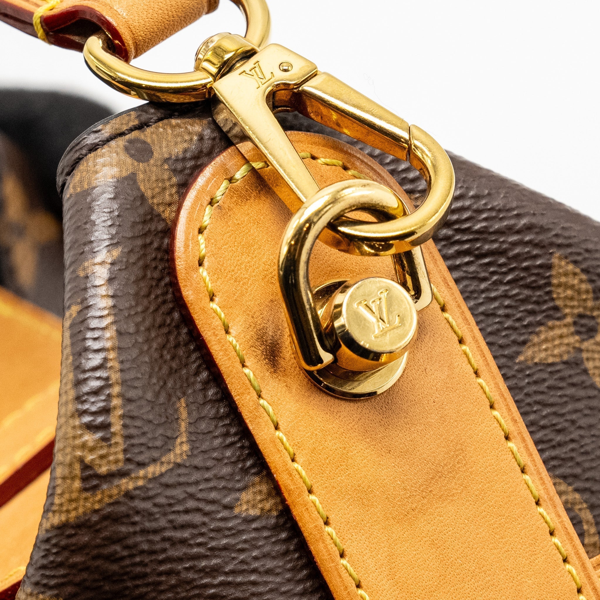 louis-vuitton-duffle-bag-monogram-canvas-2