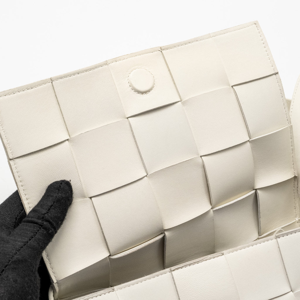 bottega-veneta-small-cassette-bag-lambskin-white-shw