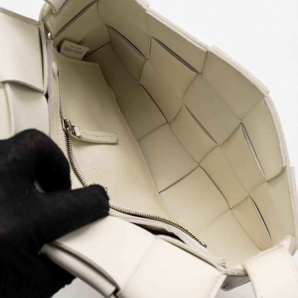 bottega-veneta-small-cassette-bag-lambskin-white-shw