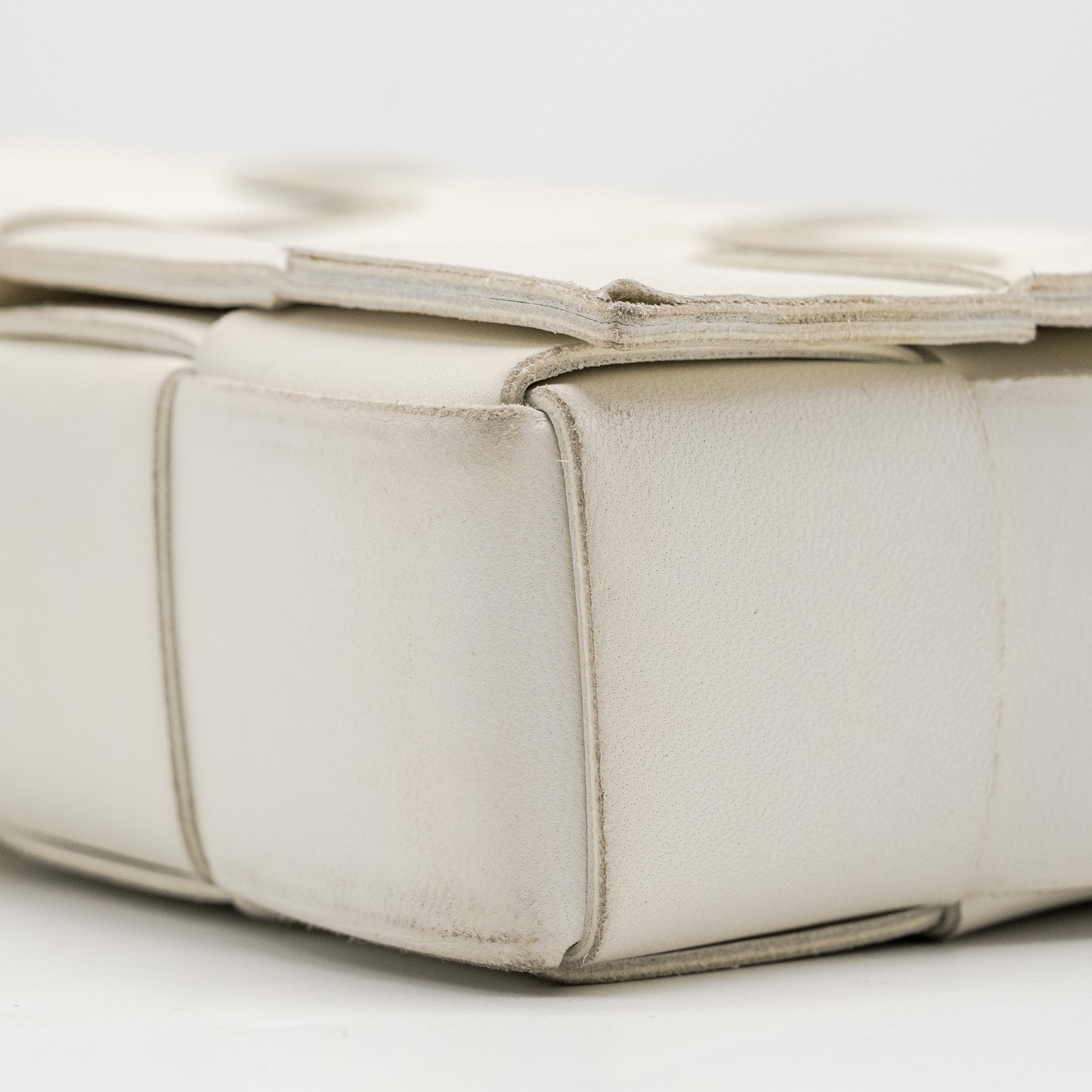 bottega-veneta-small-cassette-bag-lambskin-white-shw