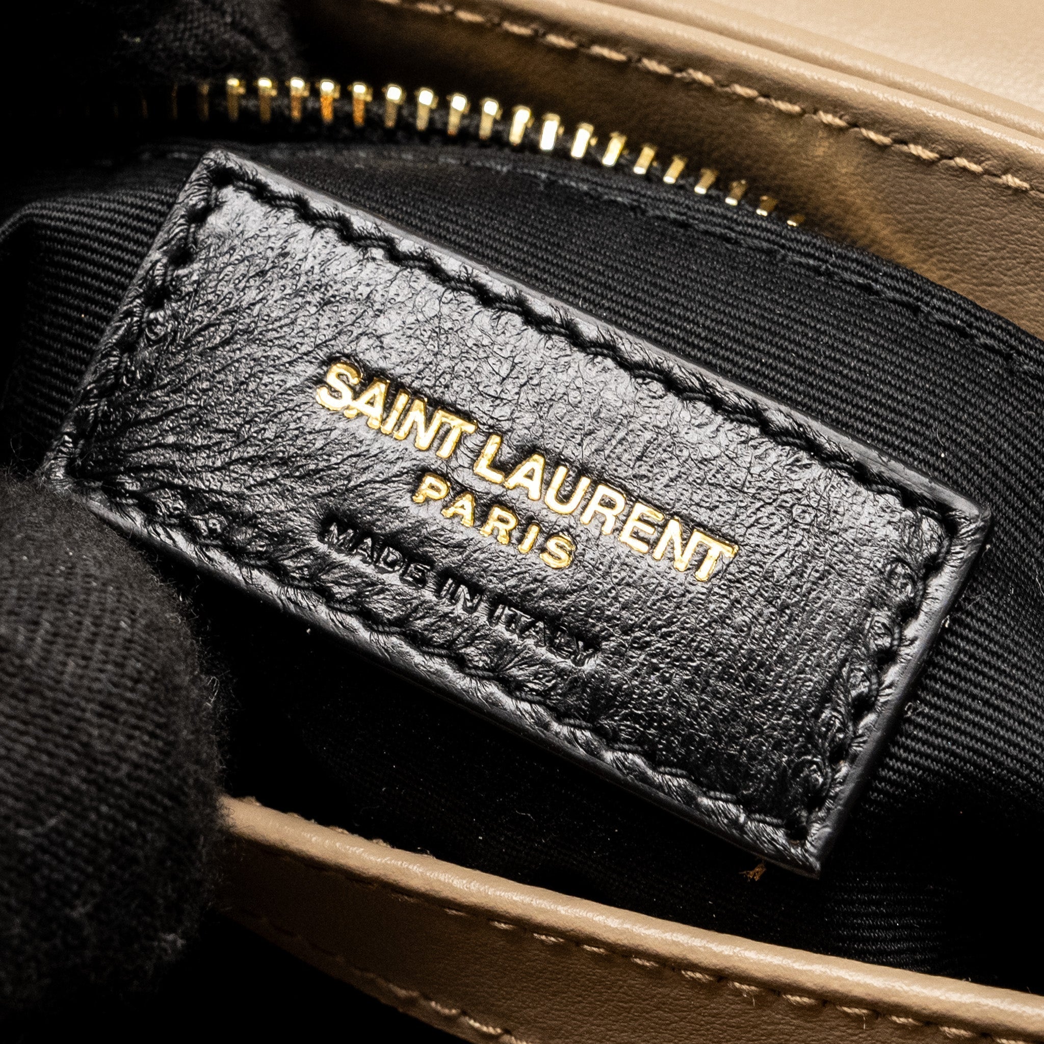 saint-laurent-ysl-toy-loulou-quilted-shoulder-bag-calfskin-beige-ghw