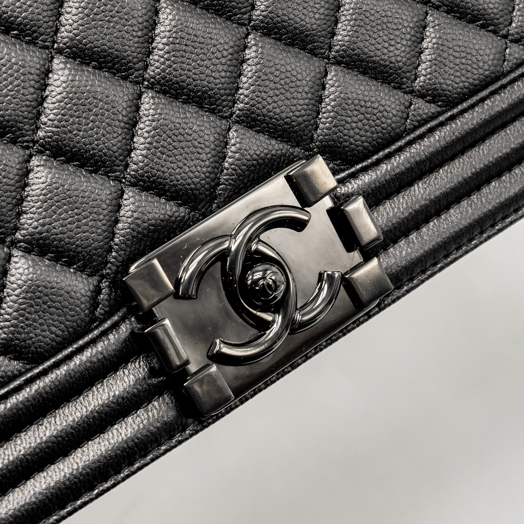 chanel-new-medium-boy-bag-caviar-so-black
