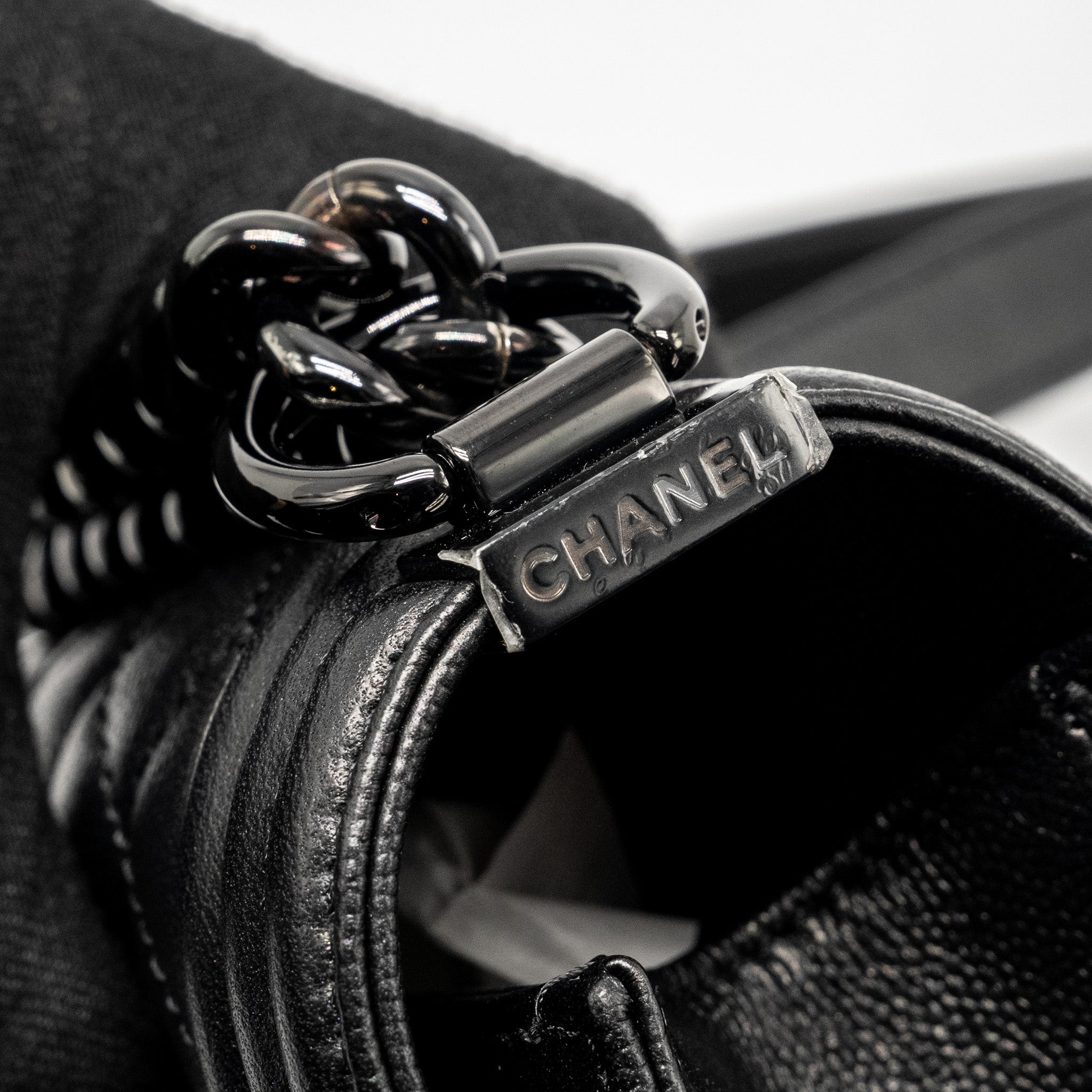 chanel-new-medium-boy-bag-caviar-so-black