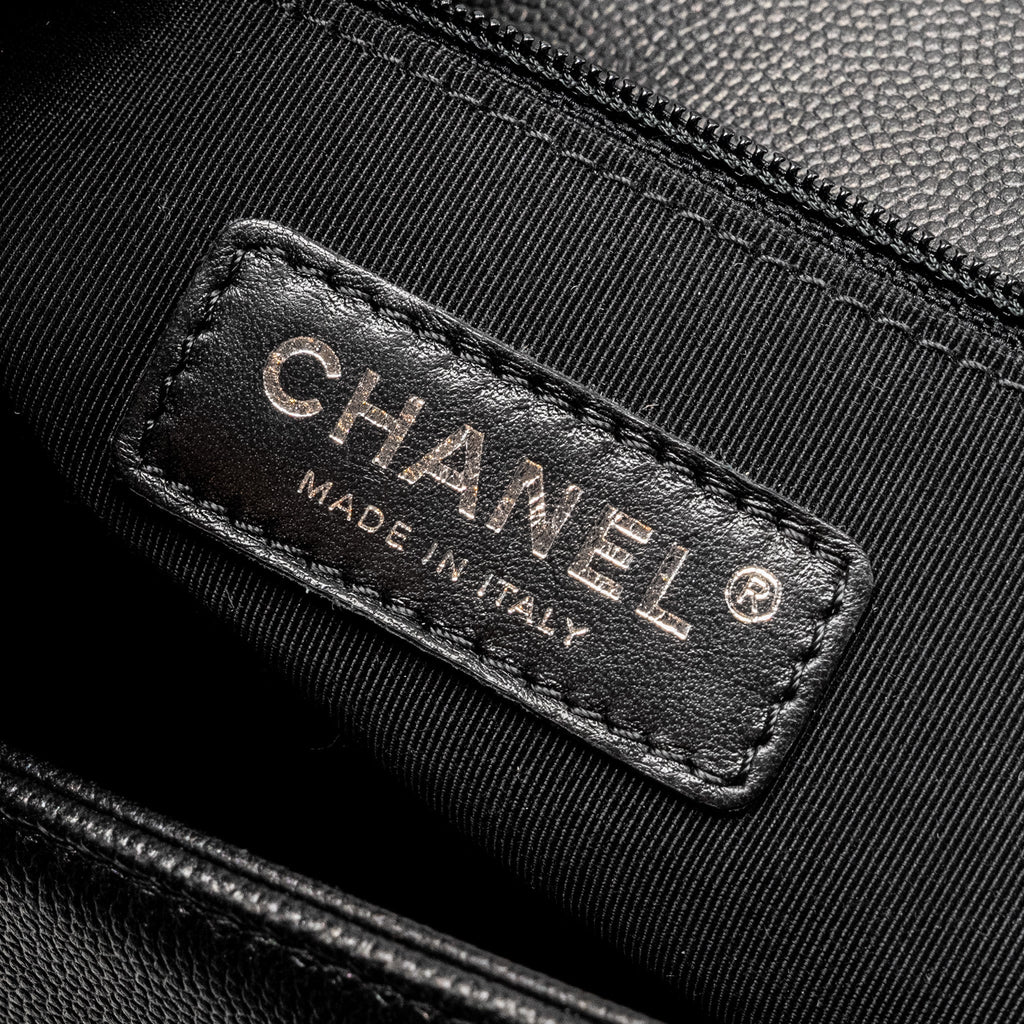 chanel-new-medium-boy-bag-caviar-so-black