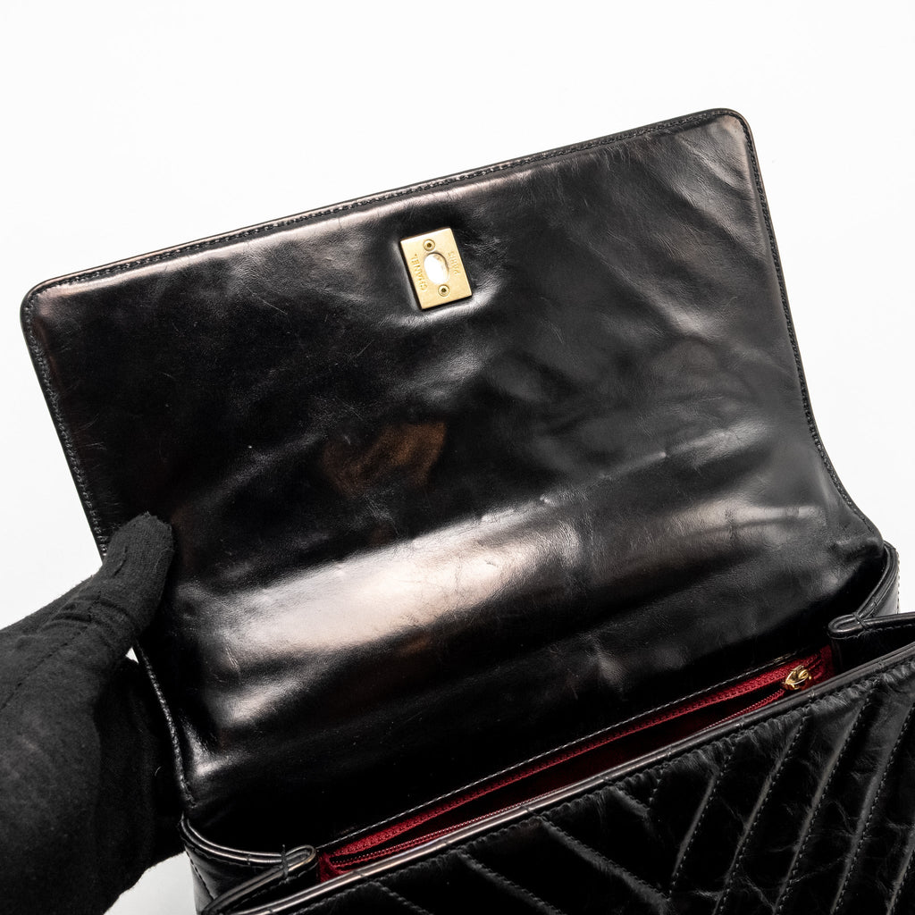 chanel-medium-coco-handle-chevron-calfskin-black-ghw-copy