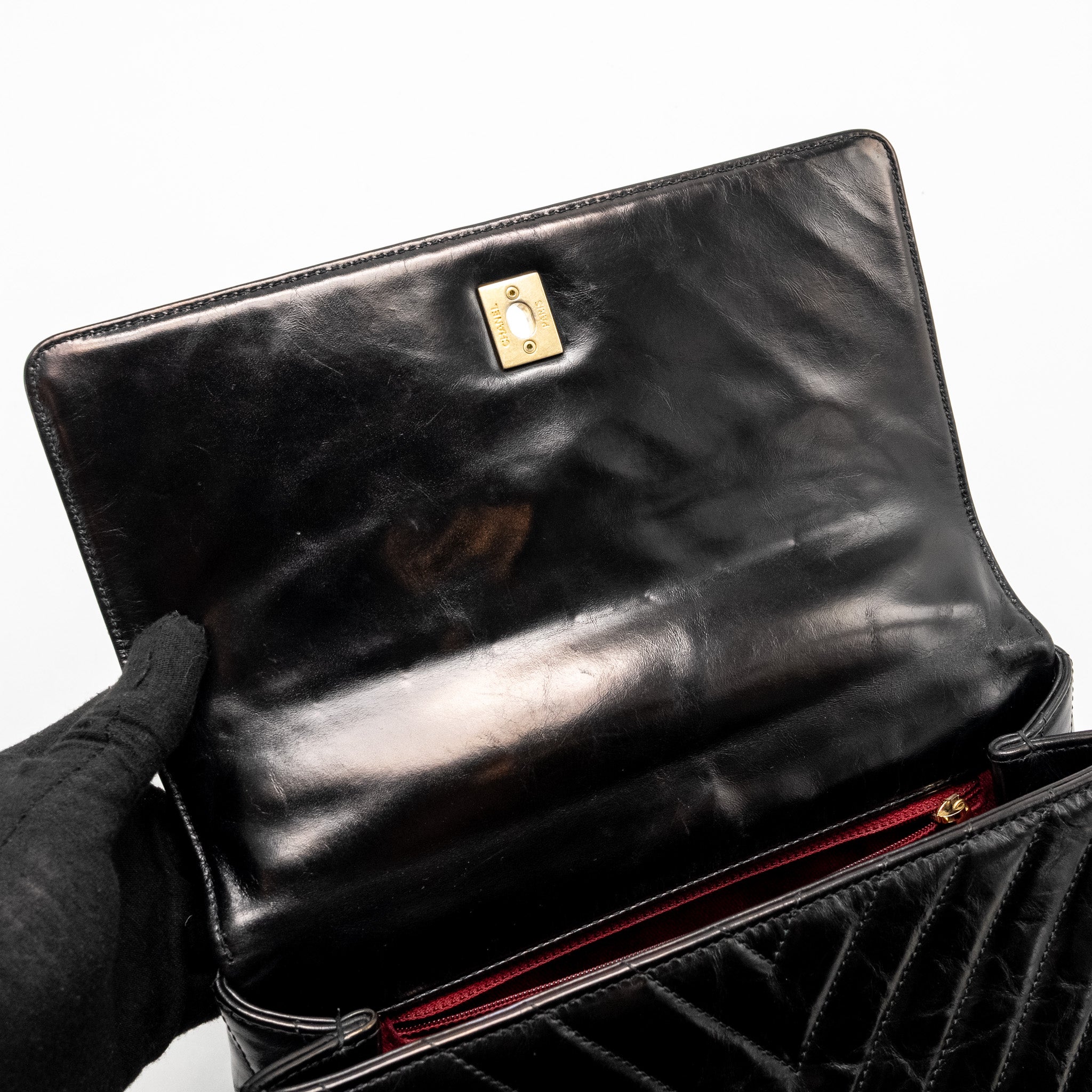 chanel-medium-coco-handle-chevron-calfskin-black-ghw-copy