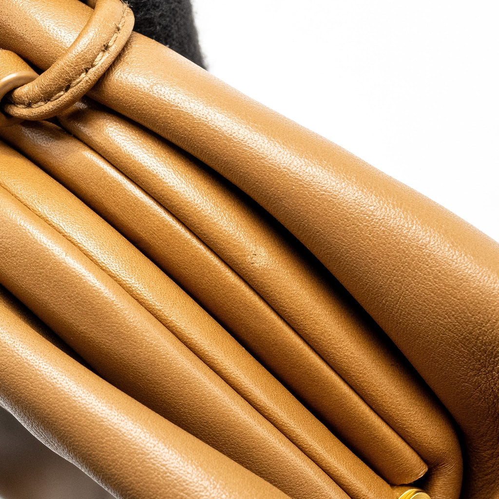 bottega-veneta-mini-the-pouch-smooth-calfskin-caramel-ghw