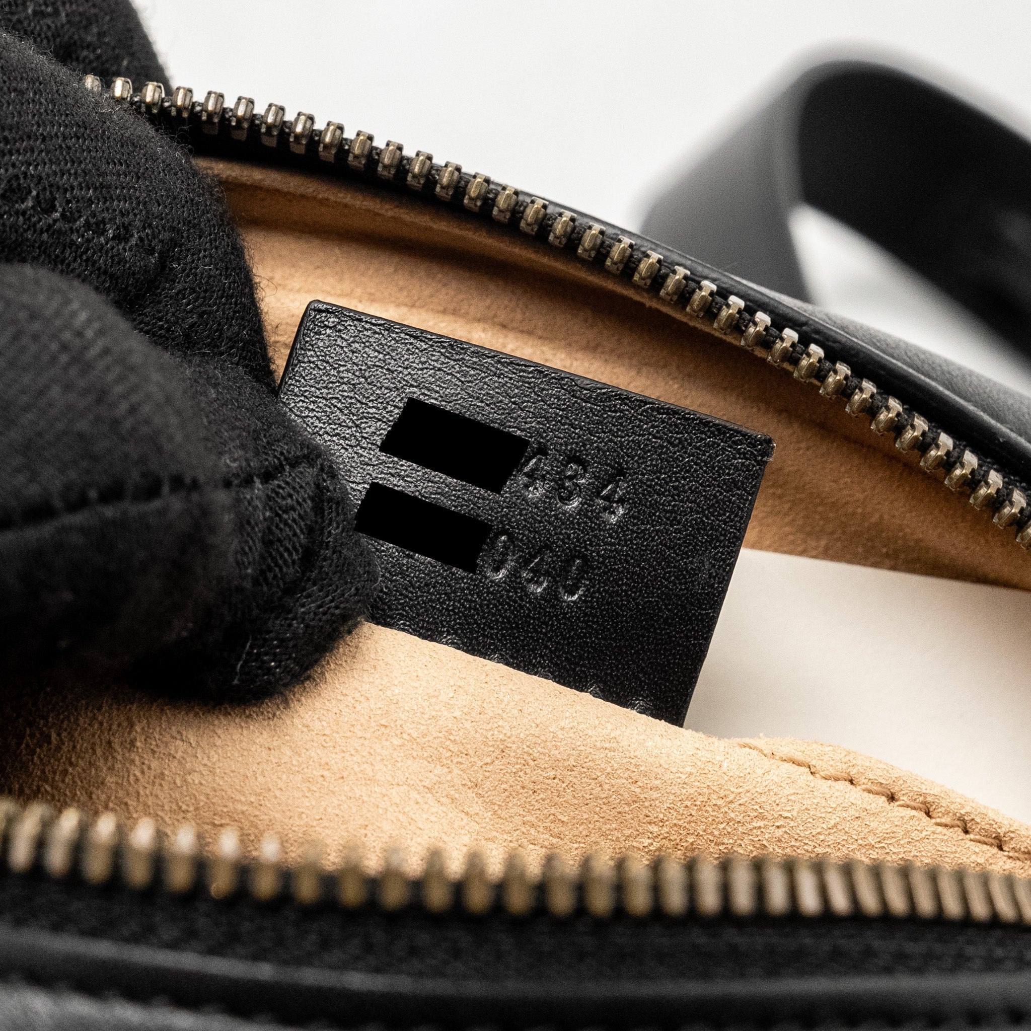 gucci-gg-marmont-belt-bag-calfskin-black-ghw