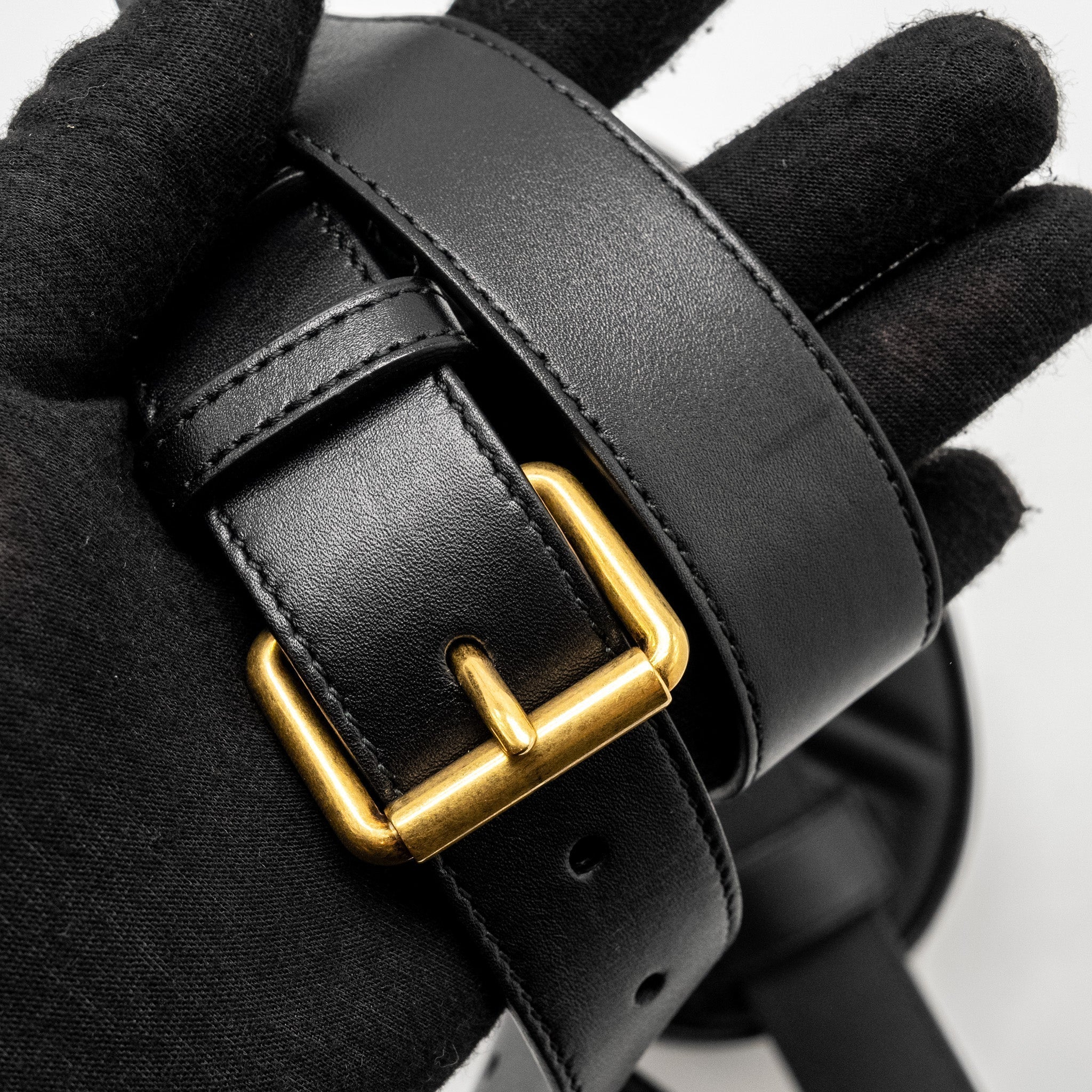 gucci-gg-marmont-belt-bag-calfskin-black-ghw