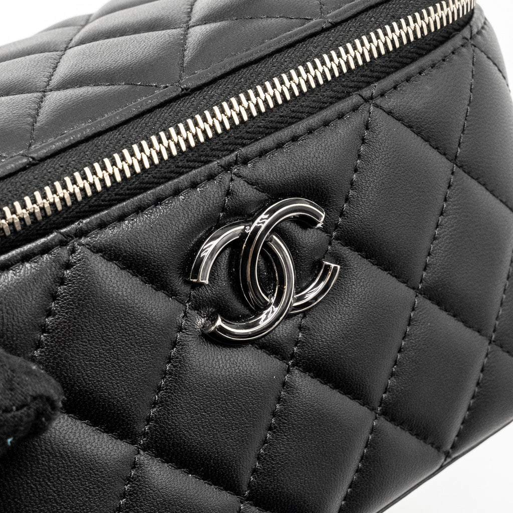chanel-top-handle-long-vanity-case-lambskin-black-shw-microchip-copy