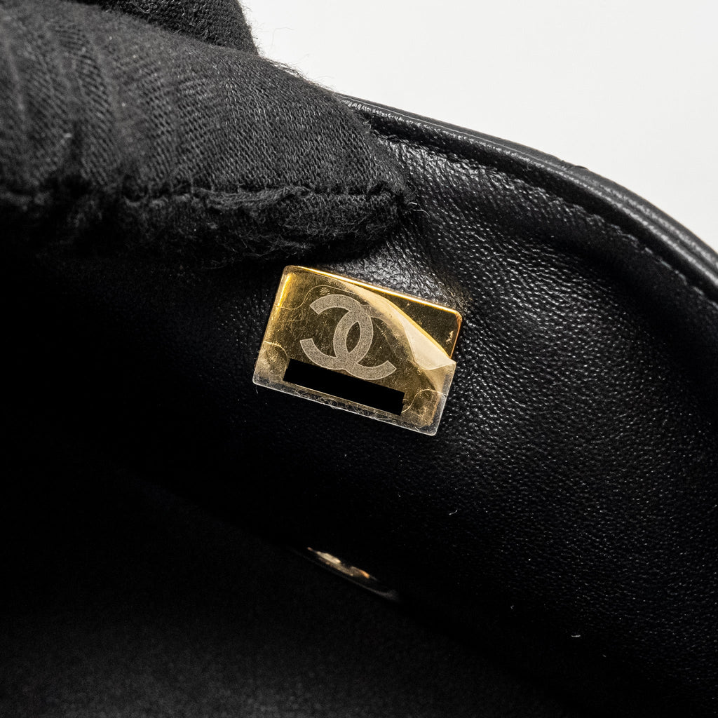 chanel-mini-rectangular-flap-bag-lambskin-black-lghwmicrochip-1
